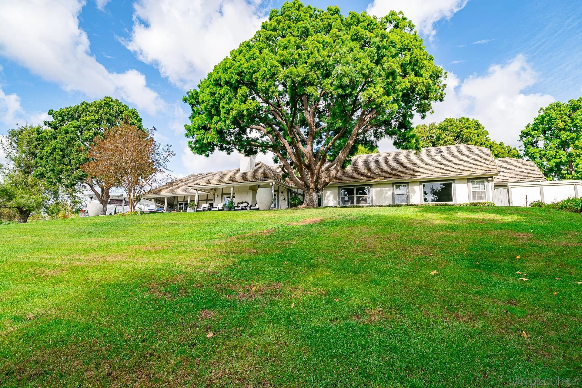 https://cdn.realtyfeed.com/cdn/127/220027540/b48dc0fe332c20091bffe42d2d257cca.webp