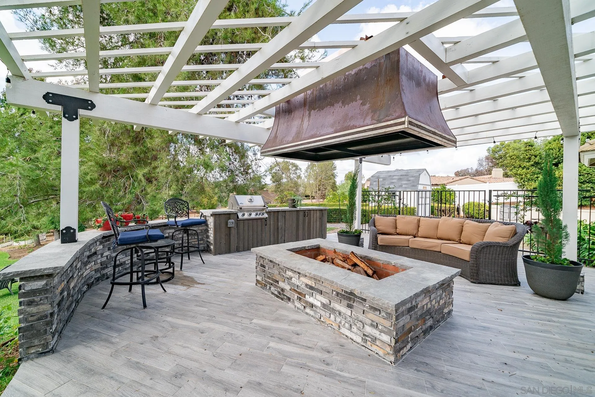 https://cdn.realtyfeed.com/cdn/127/220027540/c4798da9d867b2f548f75a07e6477aaf.webp
