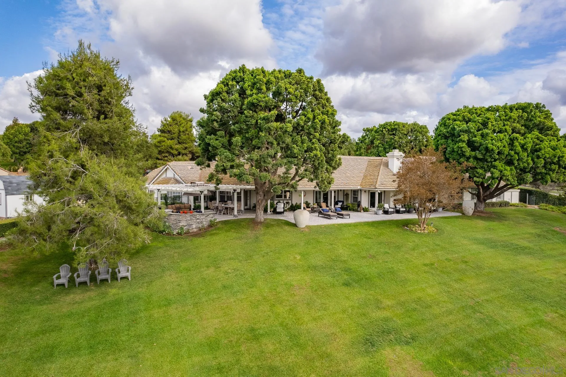 https://cdn.realtyfeed.com/cdn/127/220027540/d4d0de529d21ea2dd83707a4e07fb780.webp