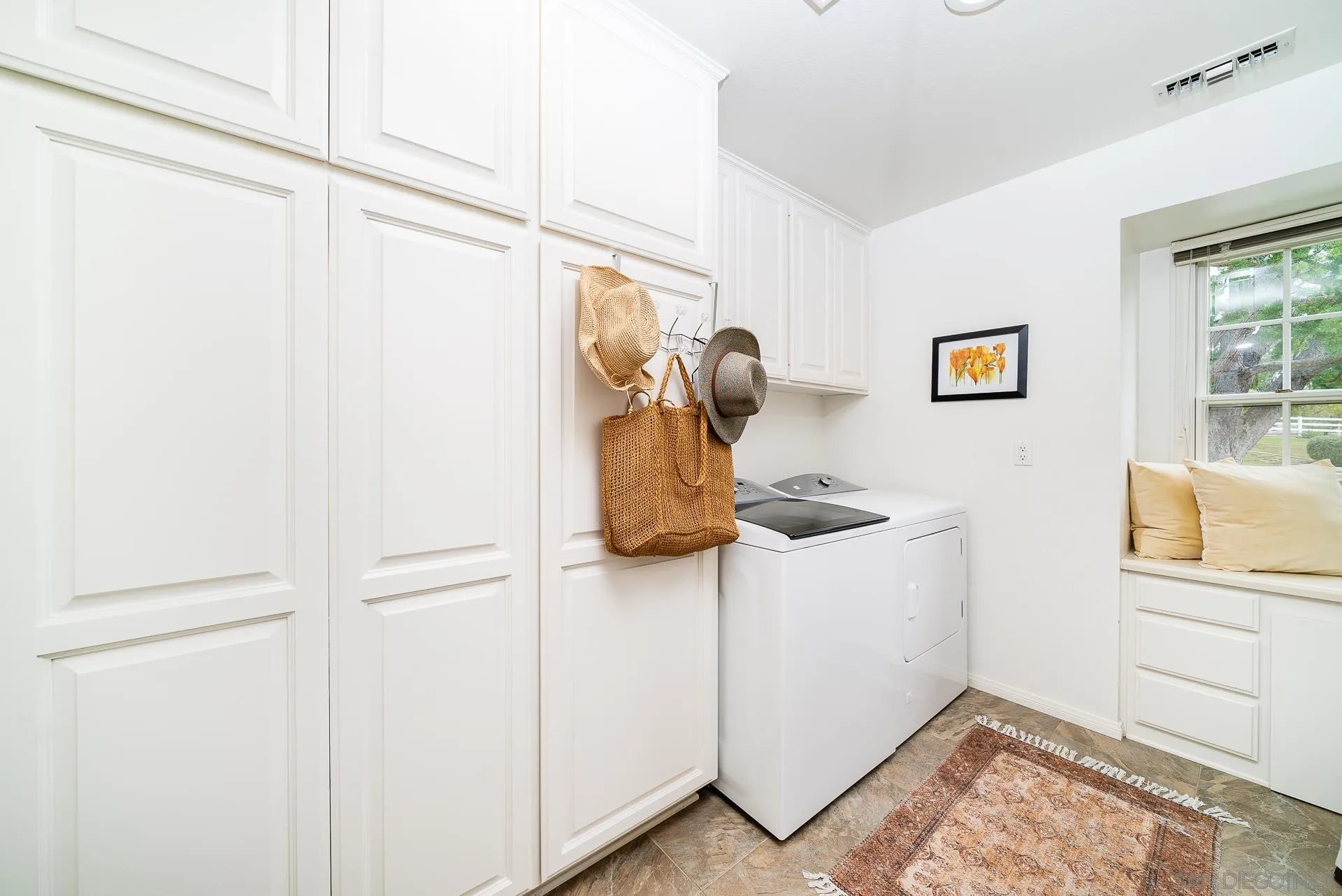 https://cdn.realtyfeed.com/cdn/127/220027540/e72f891a405421835c03dea0b4baffd7.webp