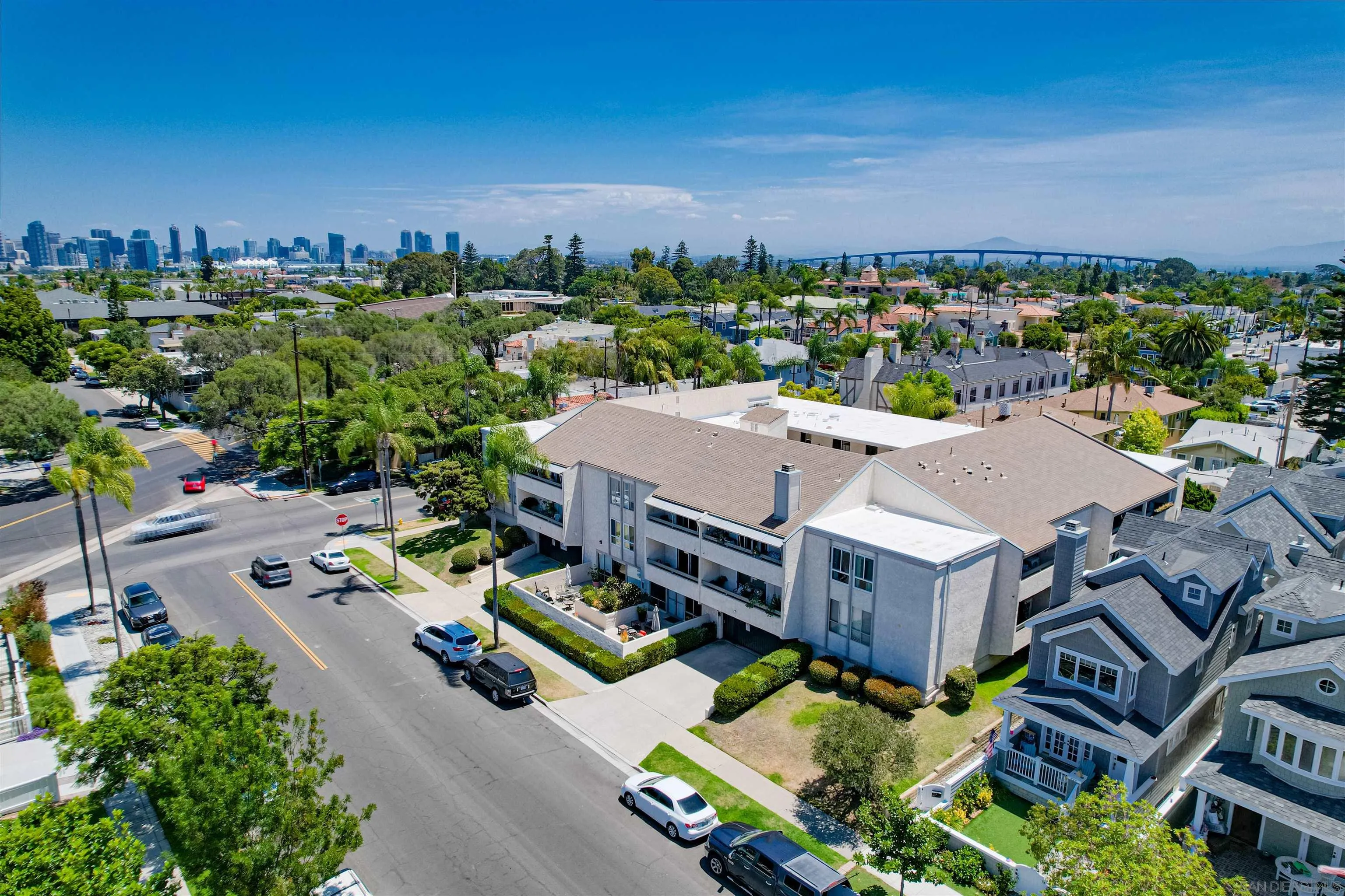 https://cdn.realtyfeed.com/cdn/127/220027546/117931654021a5dd6aa32e5ffb0494c9.webp