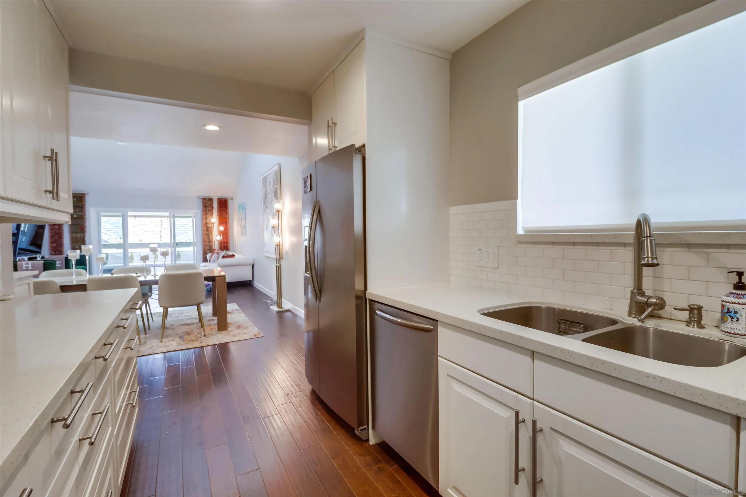 https://cdn.realtyfeed.com/cdn/127/220027546/28132b77490eb790f20ec412ba65d38f.webp