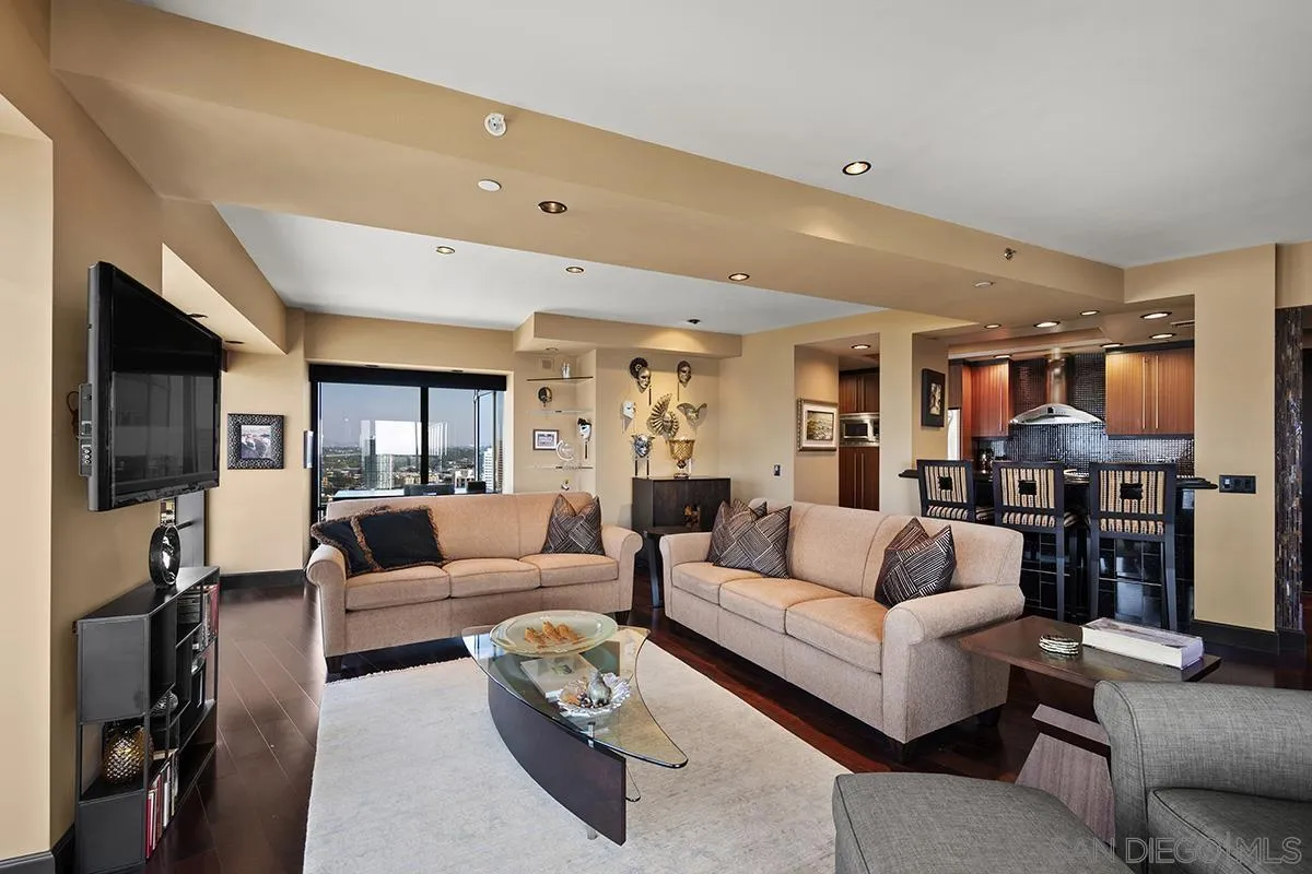 https://cdn.realtyfeed.com/cdn/127/220027598/01f09afc2ac26488ba32f22a78595497.webp