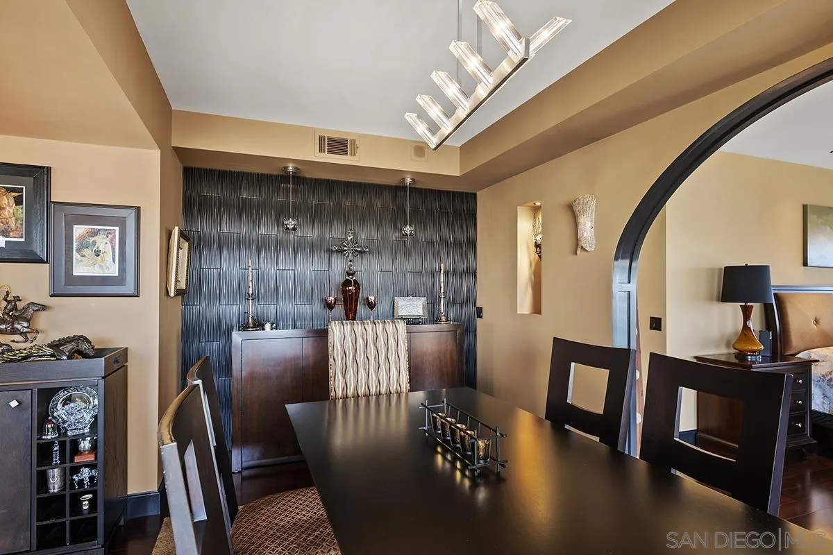 https://cdn.realtyfeed.com/cdn/127/220027598/8d20b96dc07501626fe8c3f9419922e5.webp