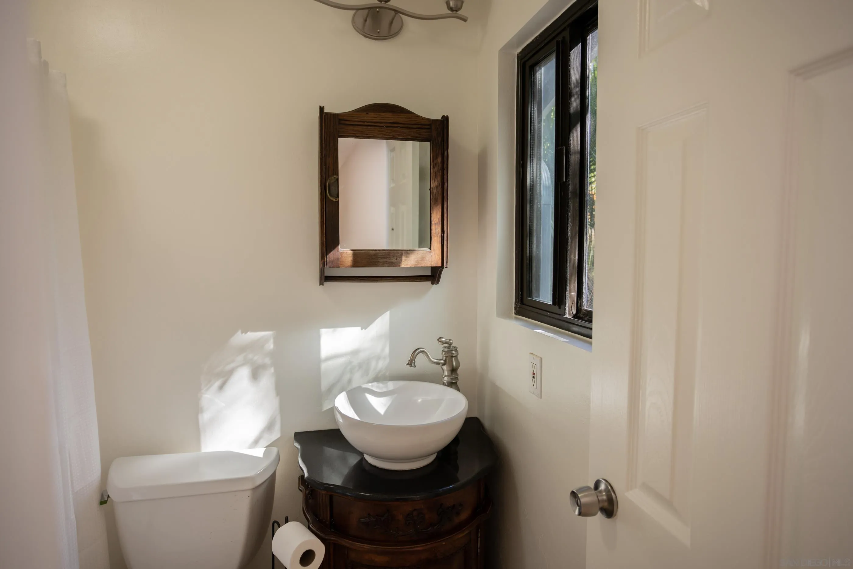 https://cdn.realtyfeed.com/cdn/127/220027635/1a90d737ed78444acad80b8afb1544f3.webp