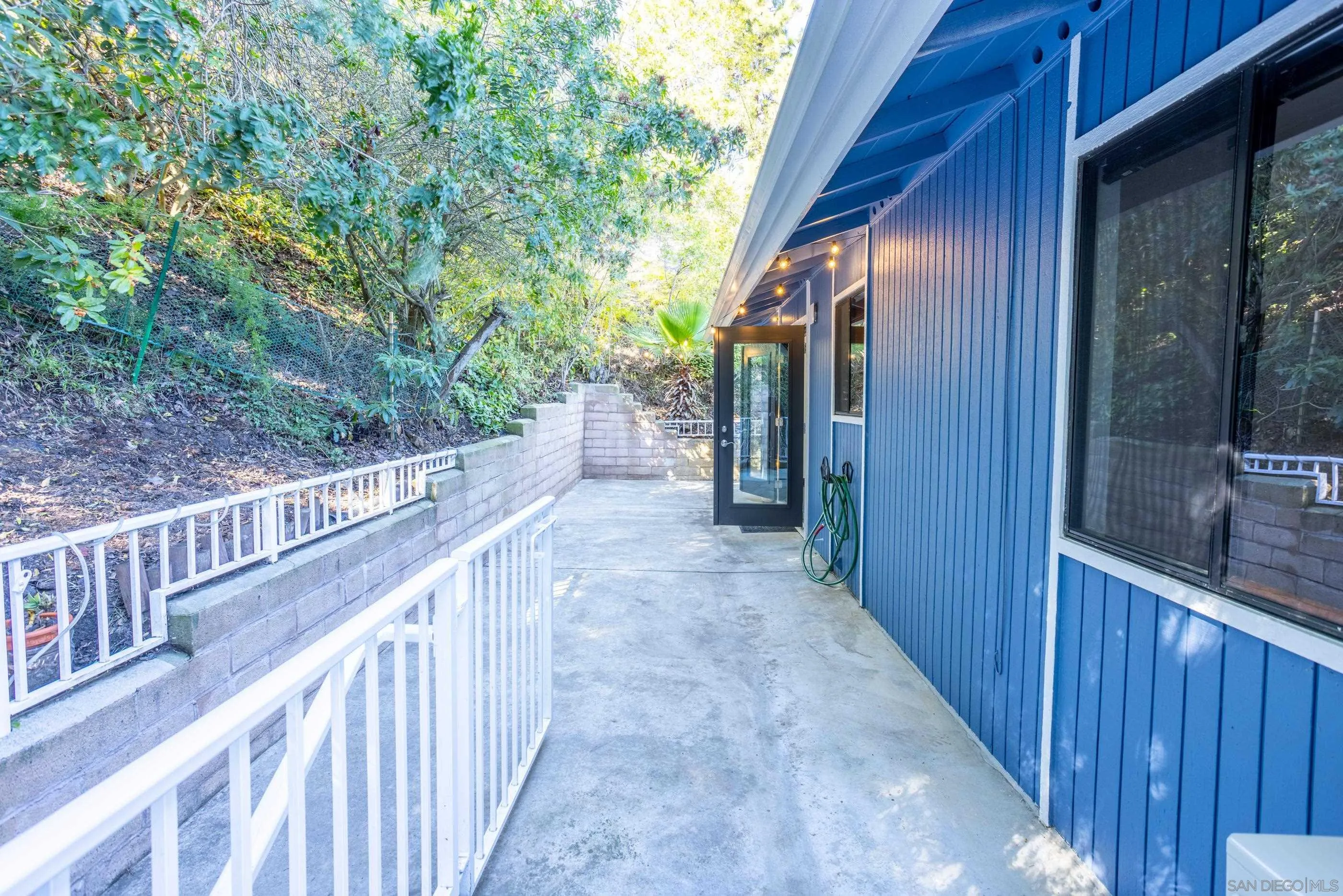 https://cdn.realtyfeed.com/cdn/127/220027635/2797294c2631d5abae546487fc0240b9.webp