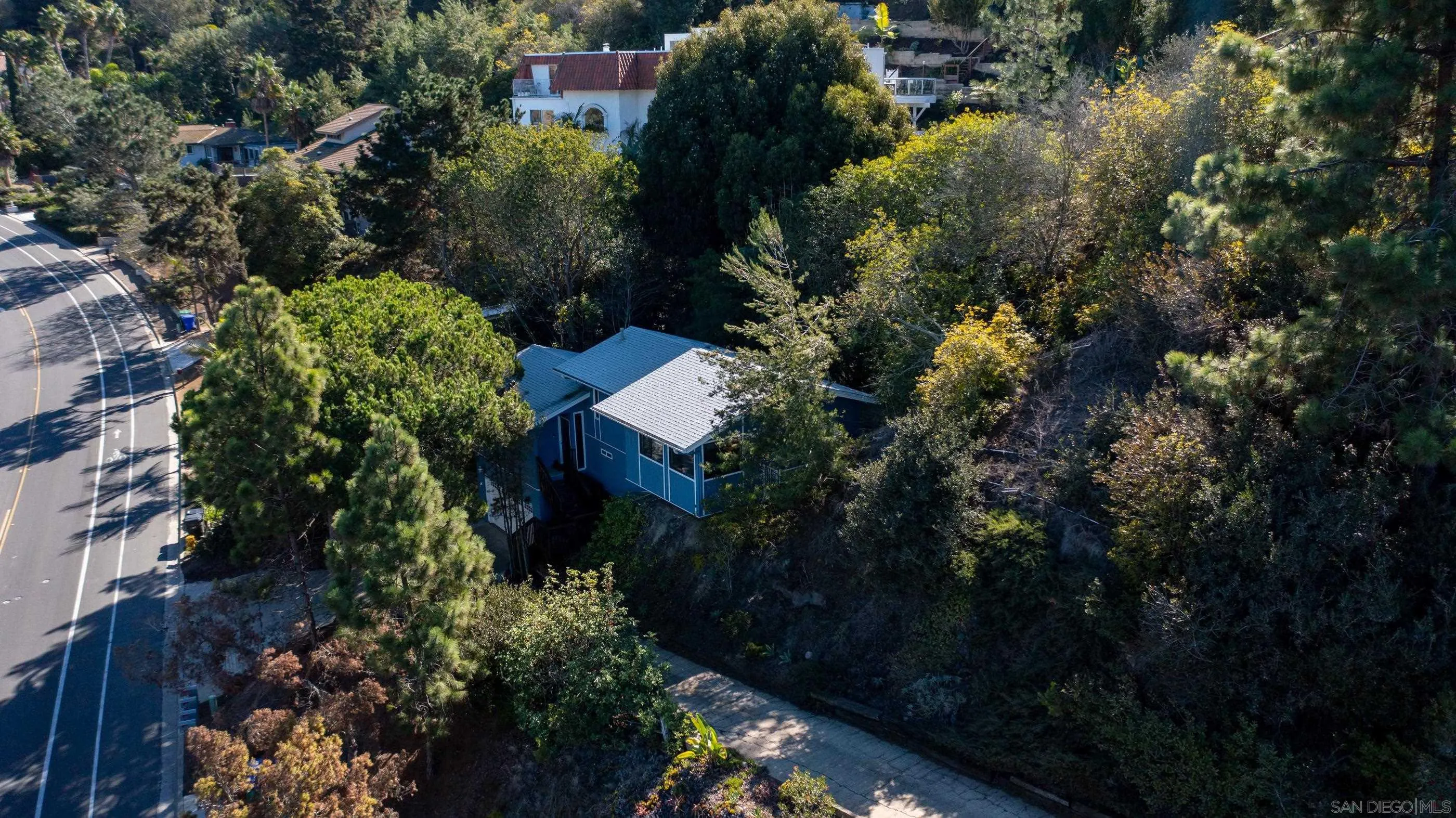 https://cdn.realtyfeed.com/cdn/127/220027635/2d20b894395fe0105352860e67dc9957.webp