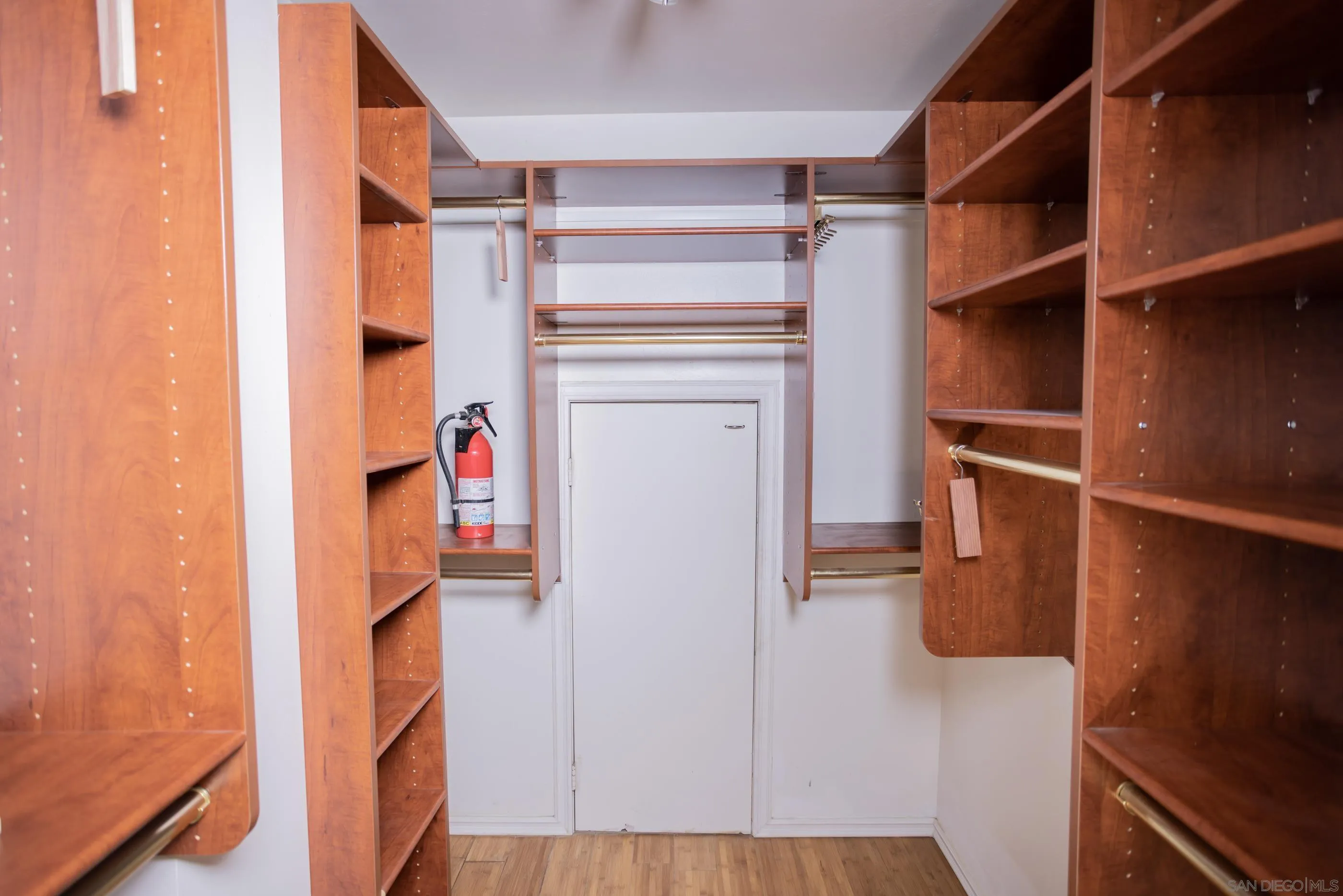 https://cdn.realtyfeed.com/cdn/127/220027635/4bd37aaf24bd6820deb4b5fd616c4785.webp