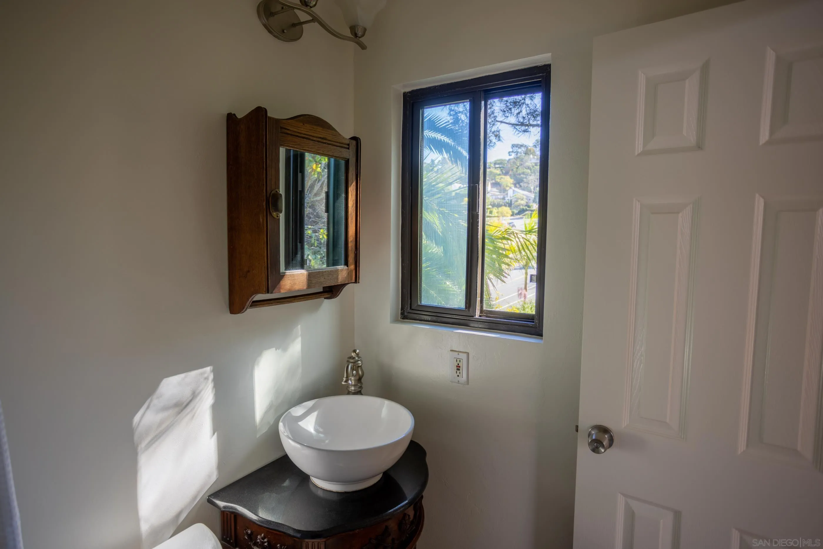 https://cdn.realtyfeed.com/cdn/127/220027635/4df0b01f4ec5f2e5bfcd6817948d0a60.webp
