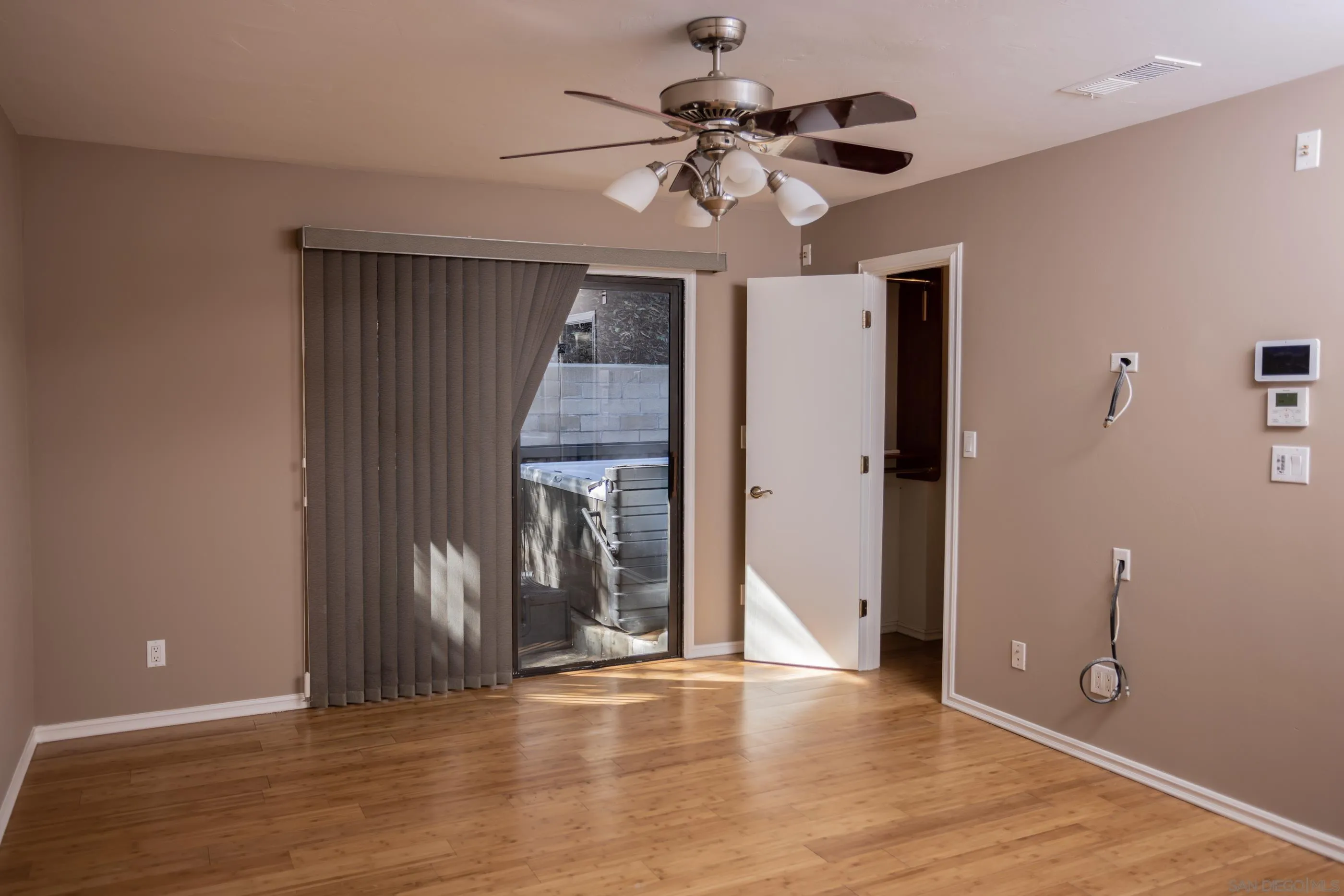 https://cdn.realtyfeed.com/cdn/127/220027635/68ed88eae5db2d0dfed611326cc3f125.webp