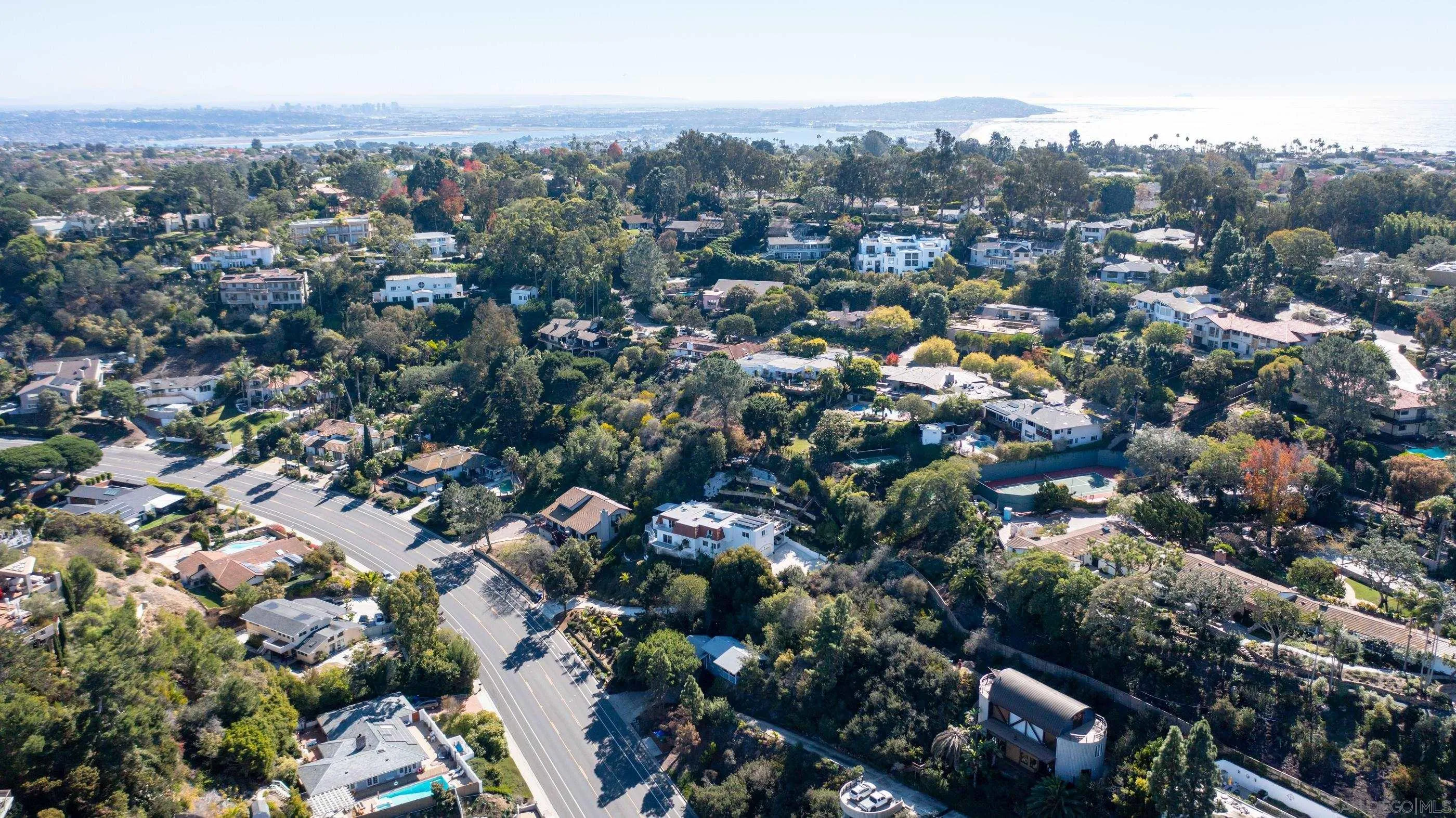 https://cdn.realtyfeed.com/cdn/127/220027635/6bcb20354a63df0b8c2cb08abb622c1c.webp