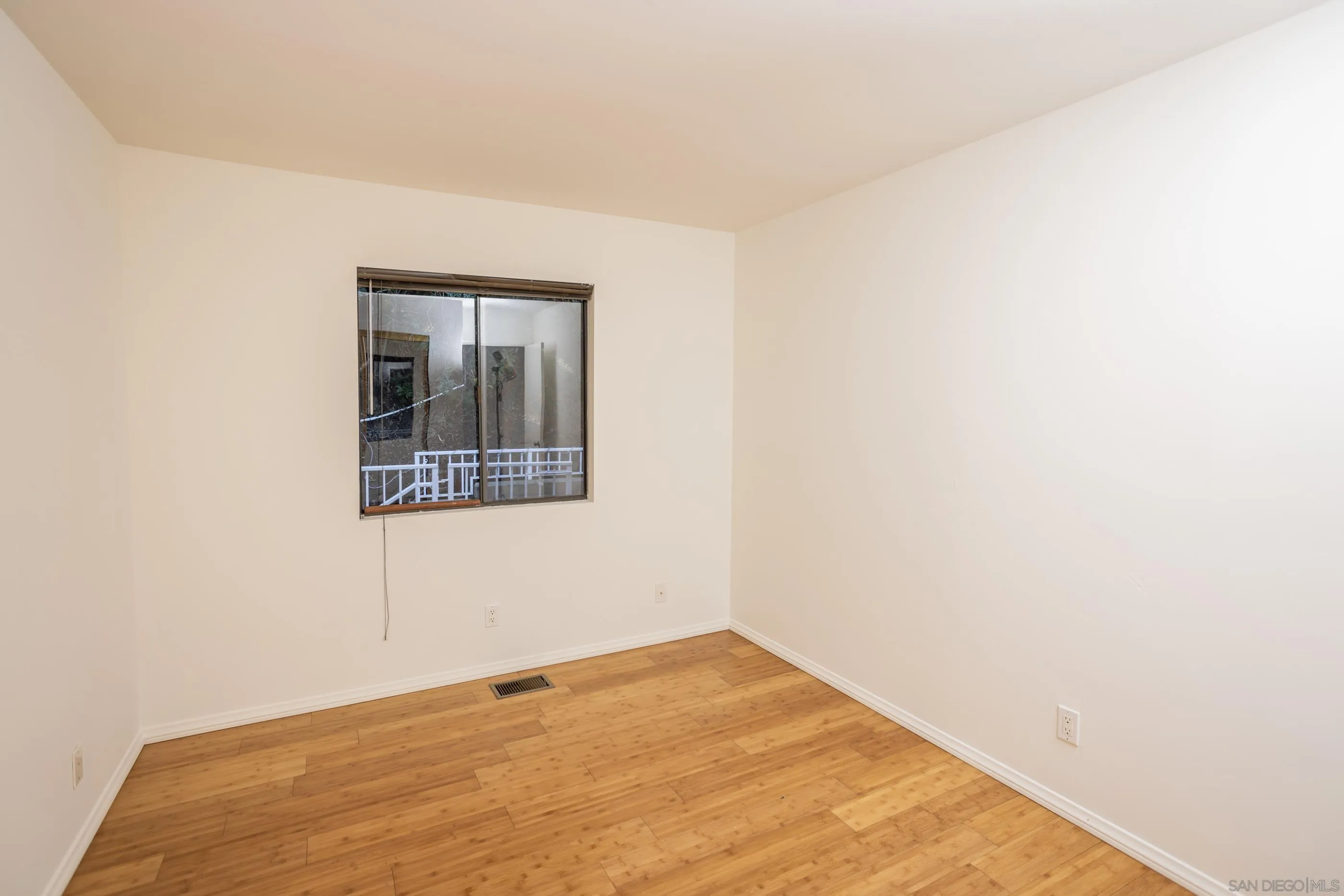https://cdn.realtyfeed.com/cdn/127/220027635/c4802a944a077d7d278955eb8d5fe9af.webp