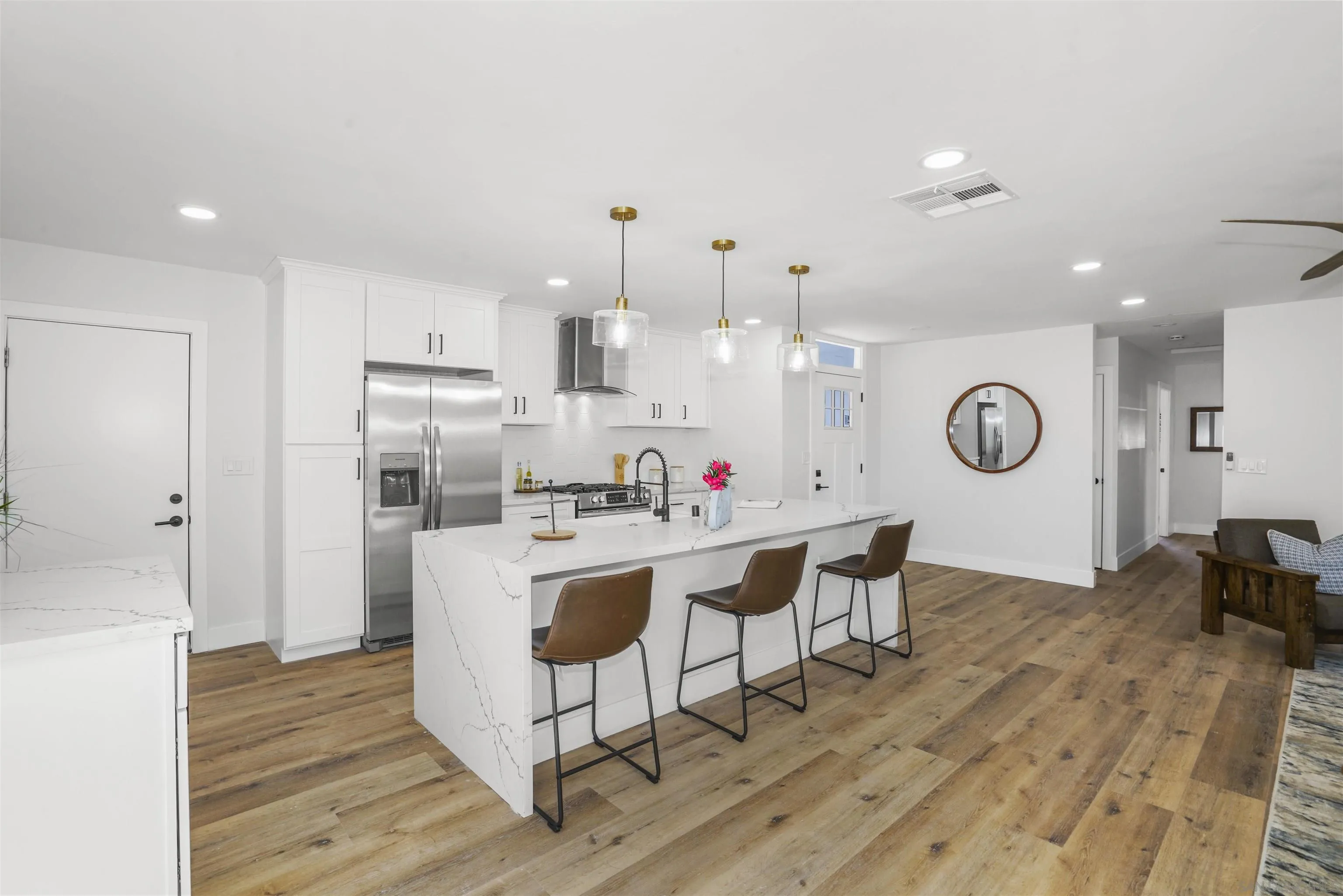 https://cdn.realtyfeed.com/cdn/127/220027736/4aa62e52ae4f6a876b8e97396358e2a4.webp