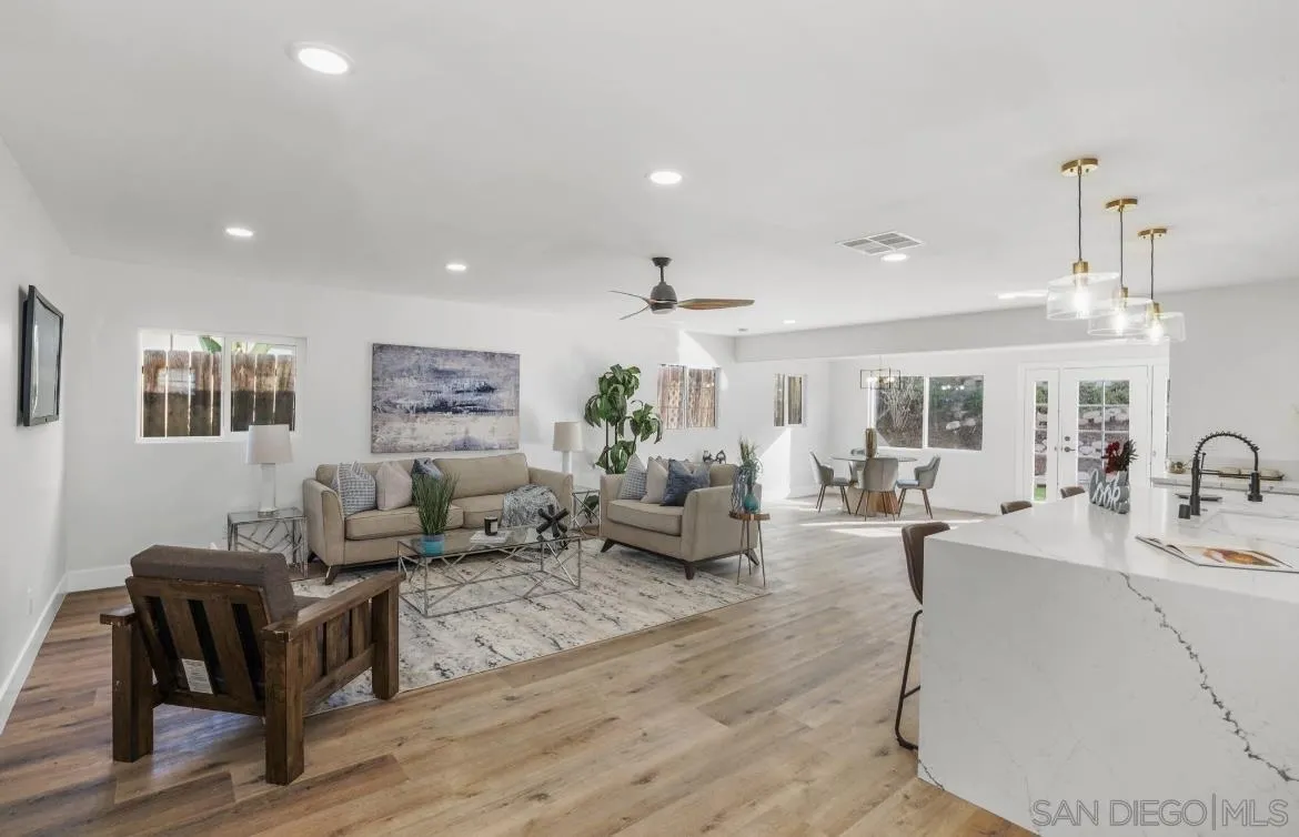 https://cdn.realtyfeed.com/cdn/127/220027736/9d8e691a4f0fd9e04fb548fa565efe07.webp