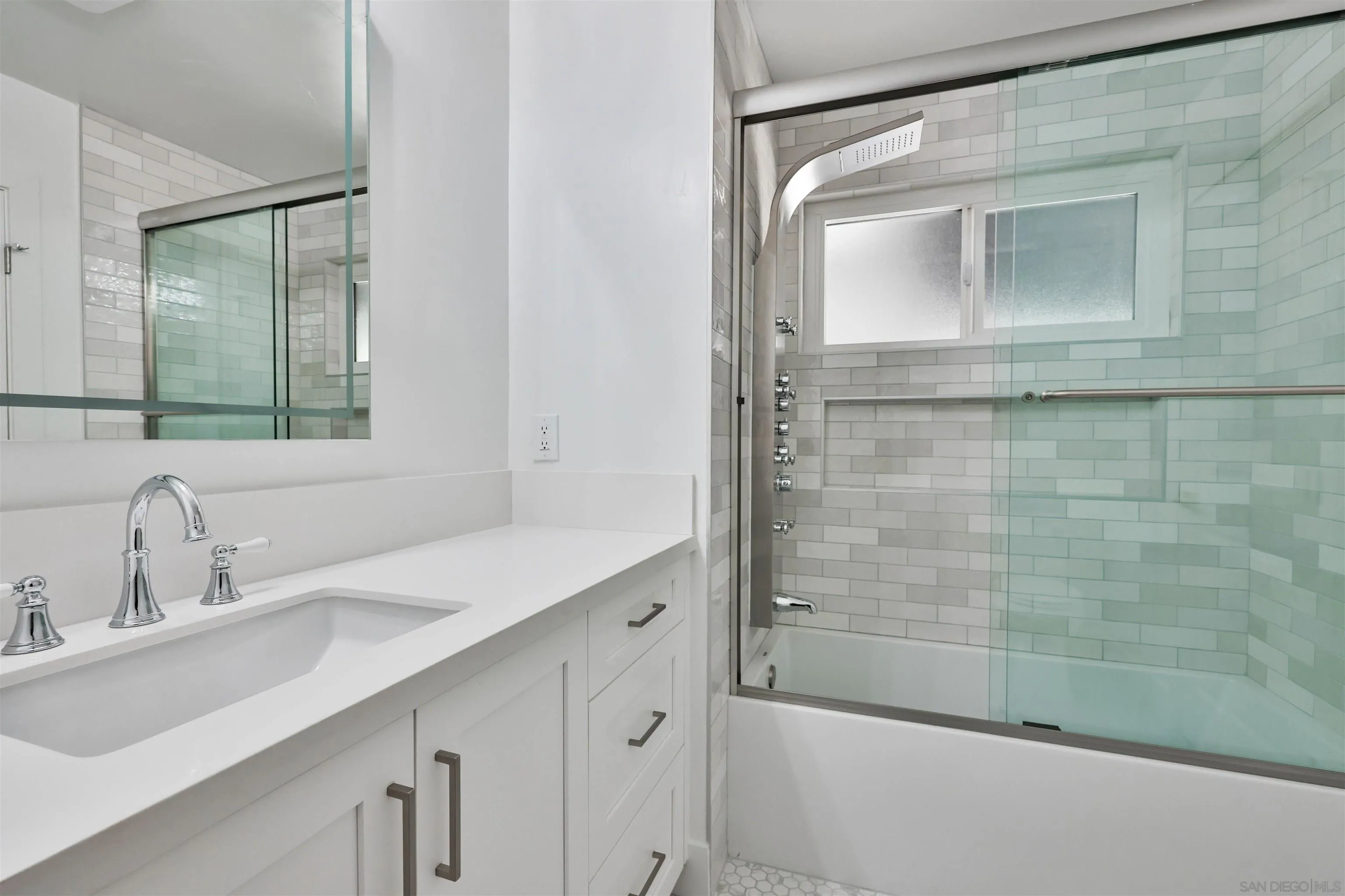 https://cdn.realtyfeed.com/cdn/127/220027850/809ea5a11ee5416e695208f1865f108f.webp