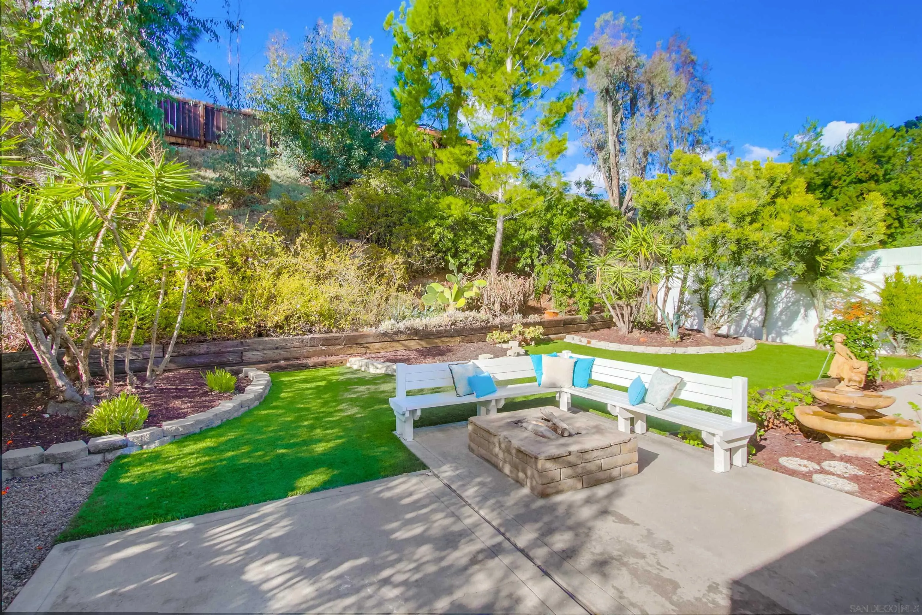 https://cdn.realtyfeed.com/cdn/127/220027860/00da0aa9f96c6c11ee488ca8e64ddda7.webp