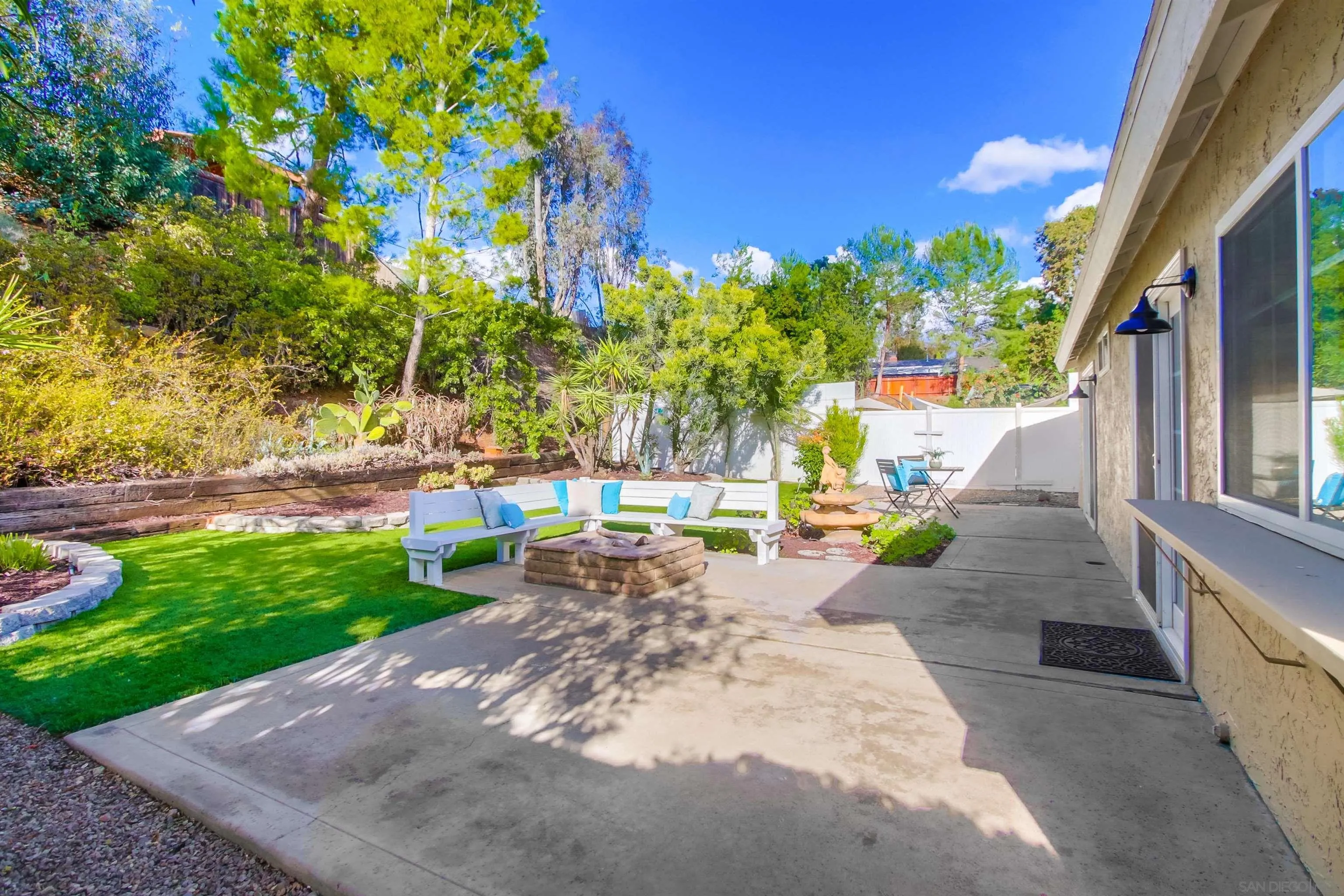 https://cdn.realtyfeed.com/cdn/127/220027860/02ef9df350354a0075b9214ab9f59709.webp