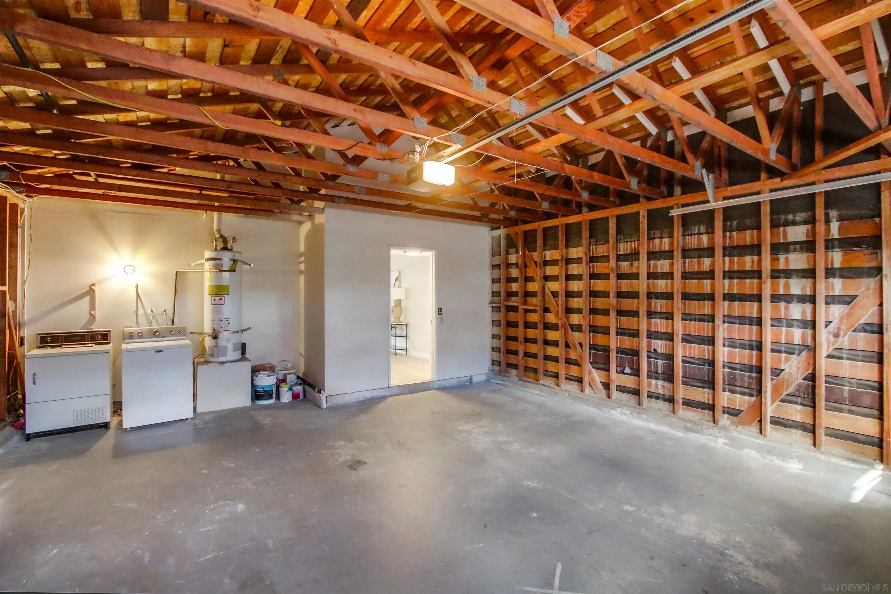 https://cdn.realtyfeed.com/cdn/127/220027860/16dea33992fe34fddb618828ee82faa6.webp