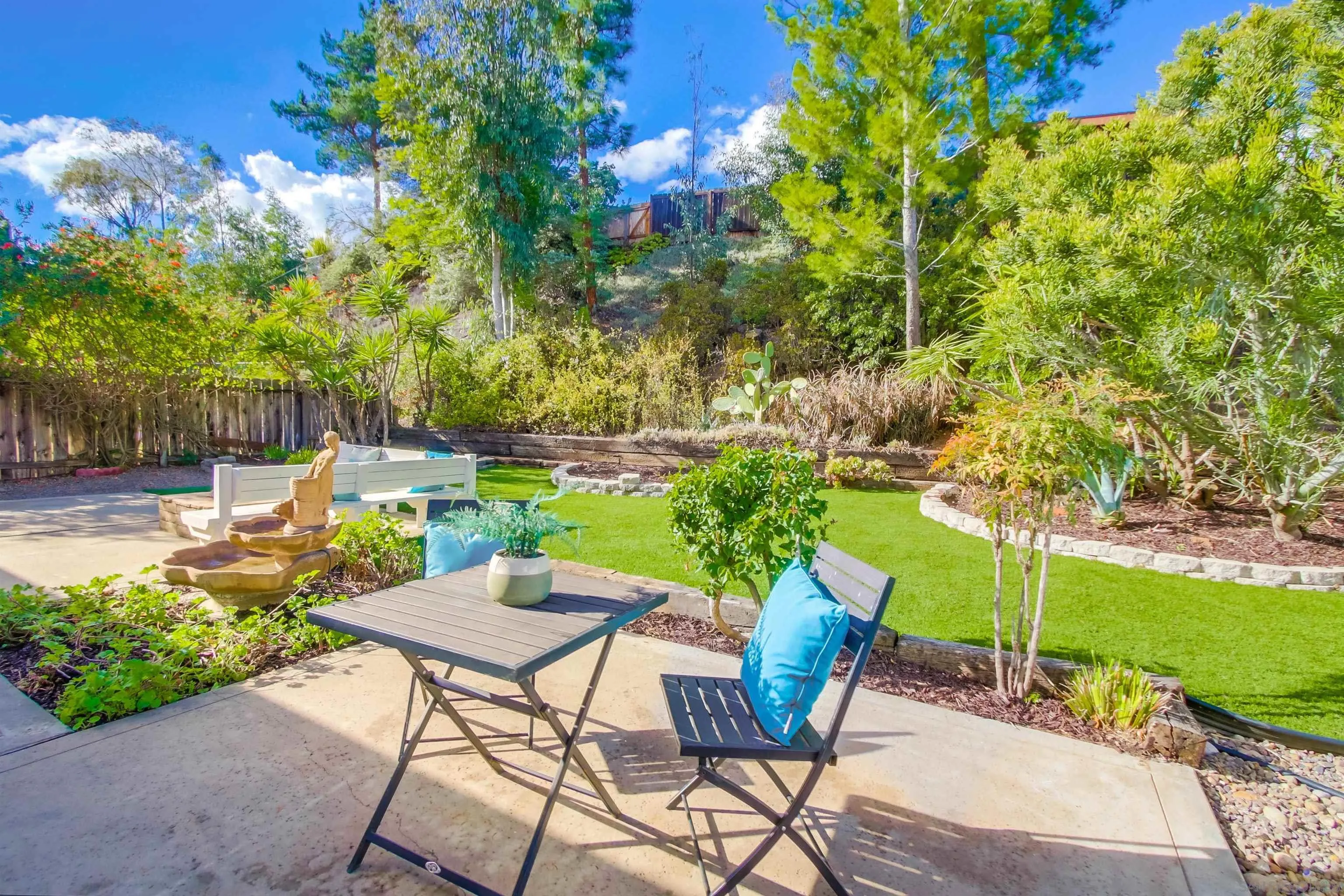 https://cdn.realtyfeed.com/cdn/127/220027860/21b3358419e990c2862c1a4ec928e076.webp