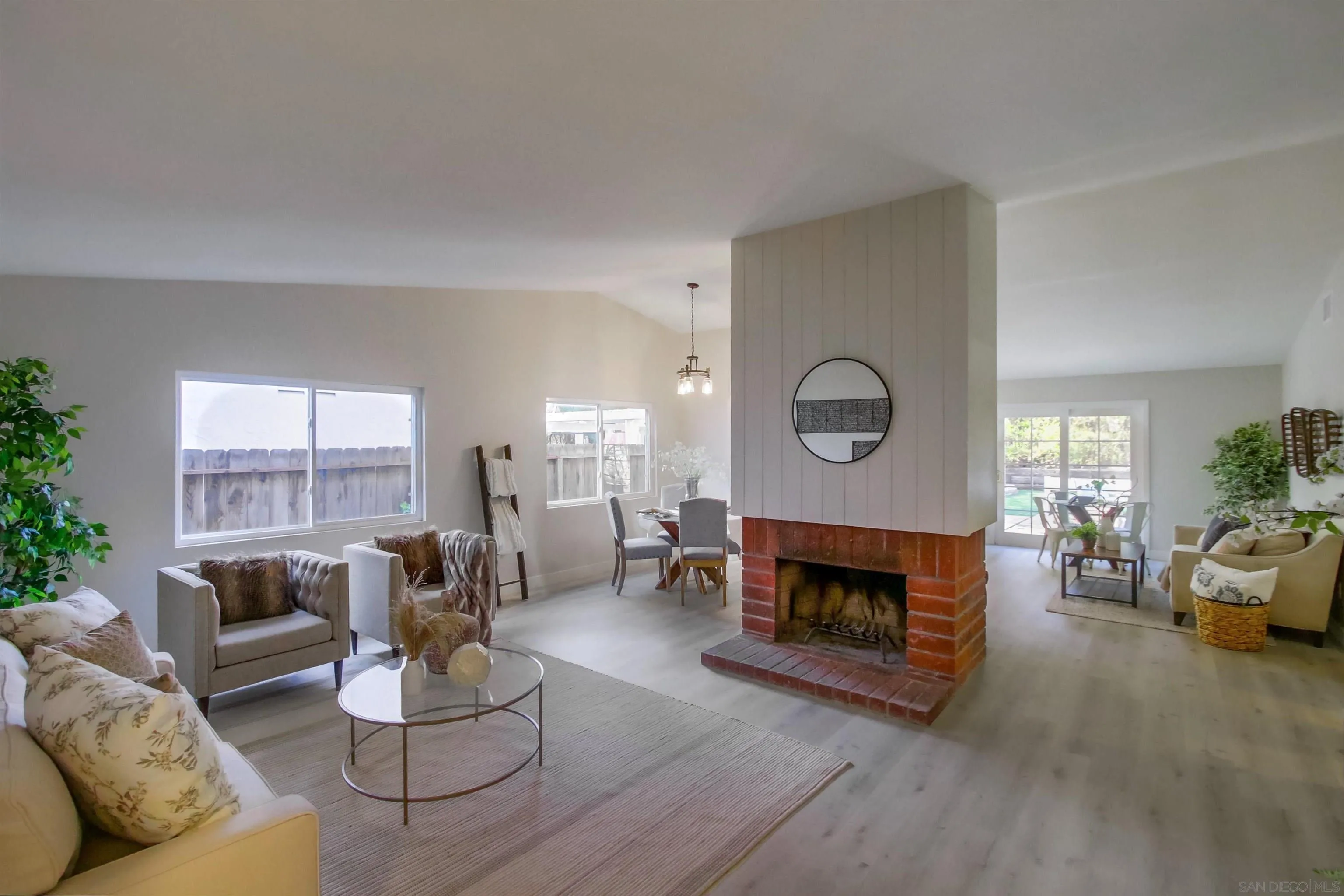 https://cdn.realtyfeed.com/cdn/127/220027860/46ae4ab6d5979690f0fa12731d9ddfdb.webp