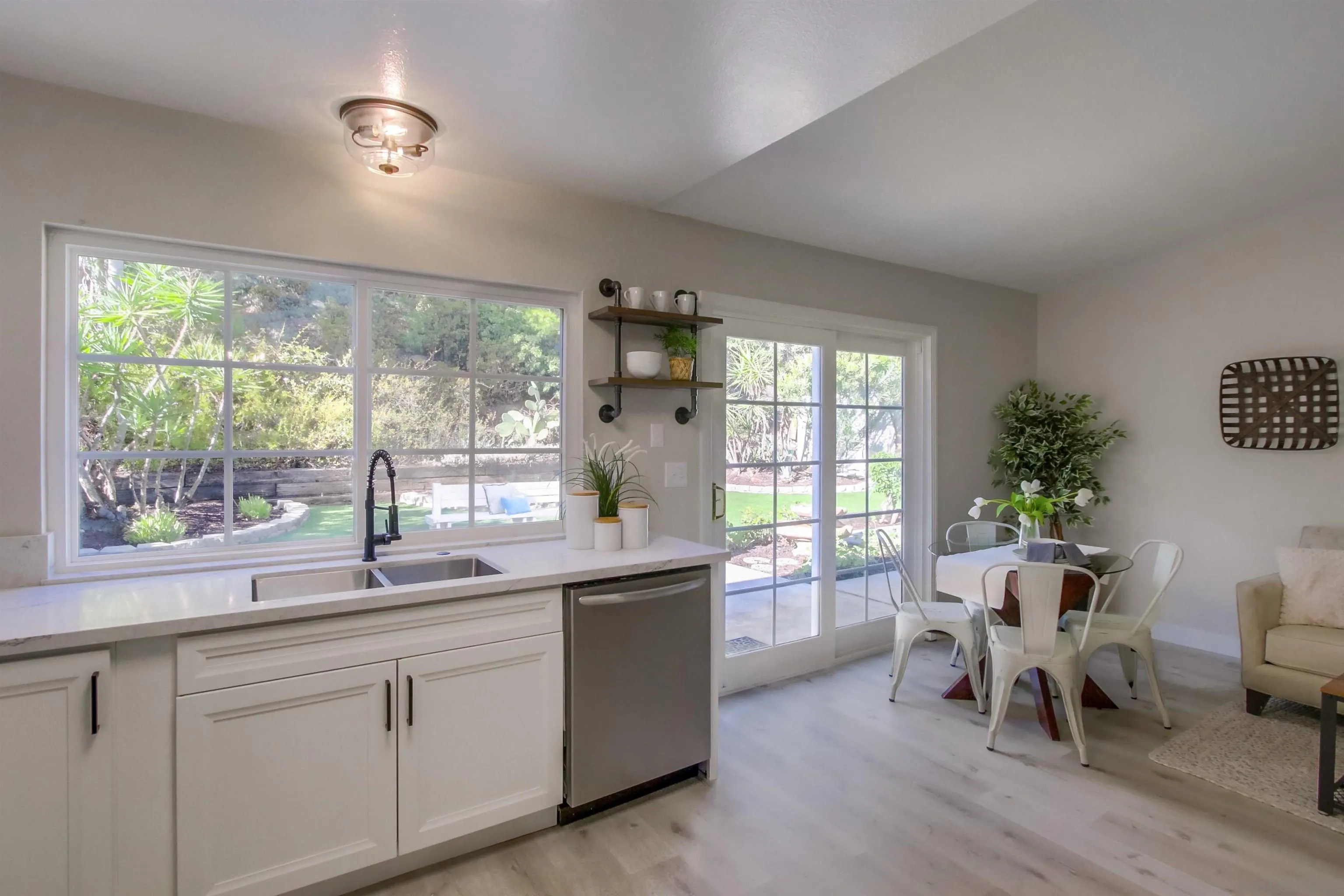https://cdn.realtyfeed.com/cdn/127/220027860/53700de58e588cc55bfa9053e9d5a948.webp