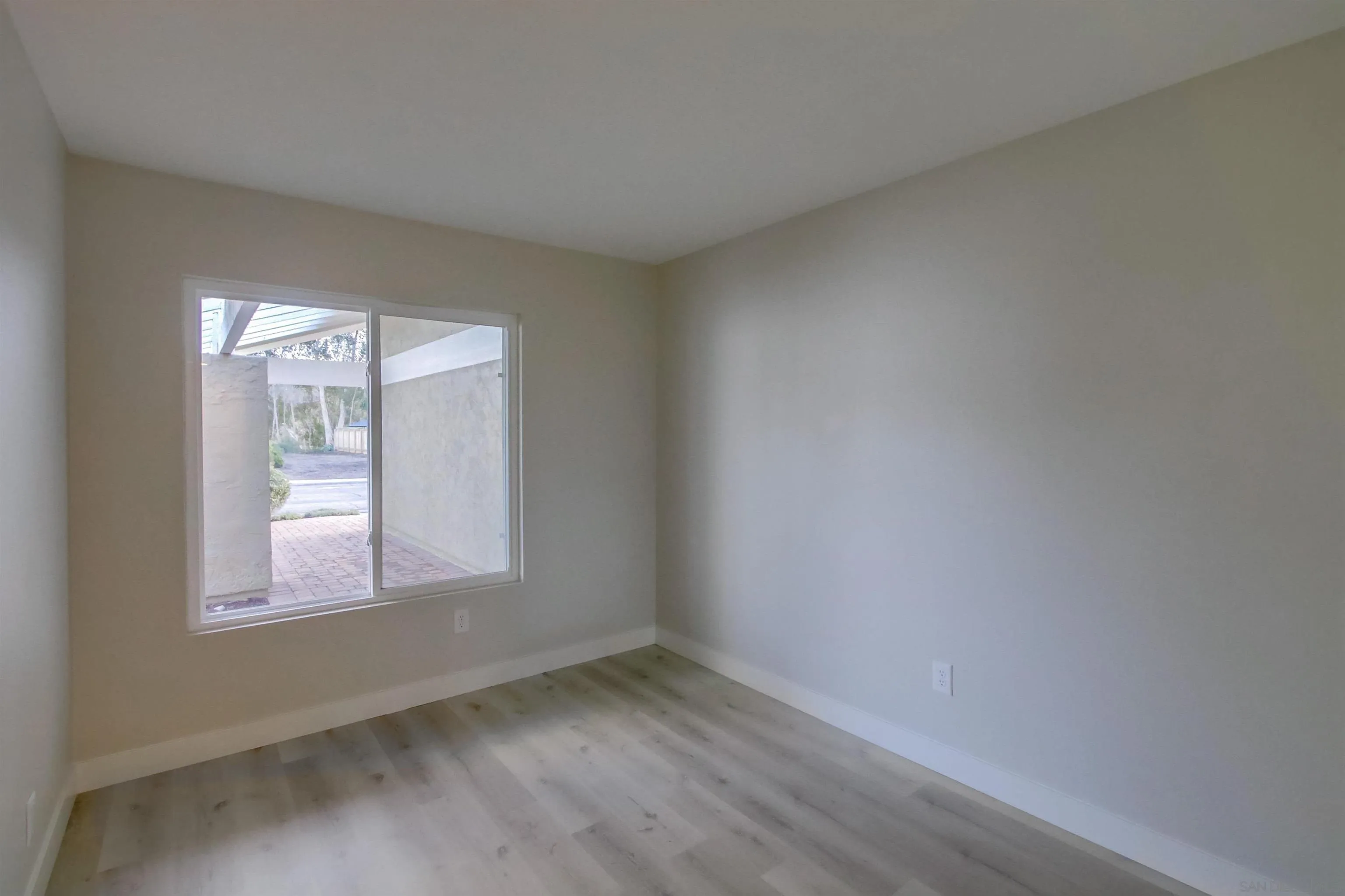 https://cdn.realtyfeed.com/cdn/127/220027860/cf654e062cbbcfbbbe9420767892a81f.webp