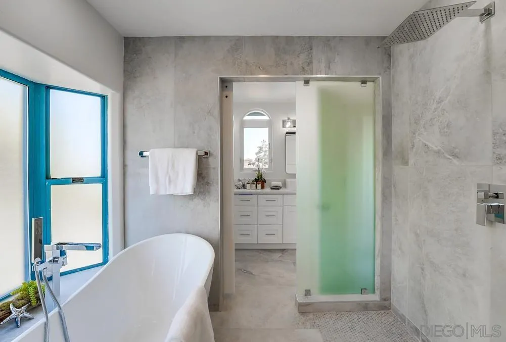 https://cdn.realtyfeed.com/cdn/127/220027935/774e27a087c5952cb81bd49998a73dc1.webp