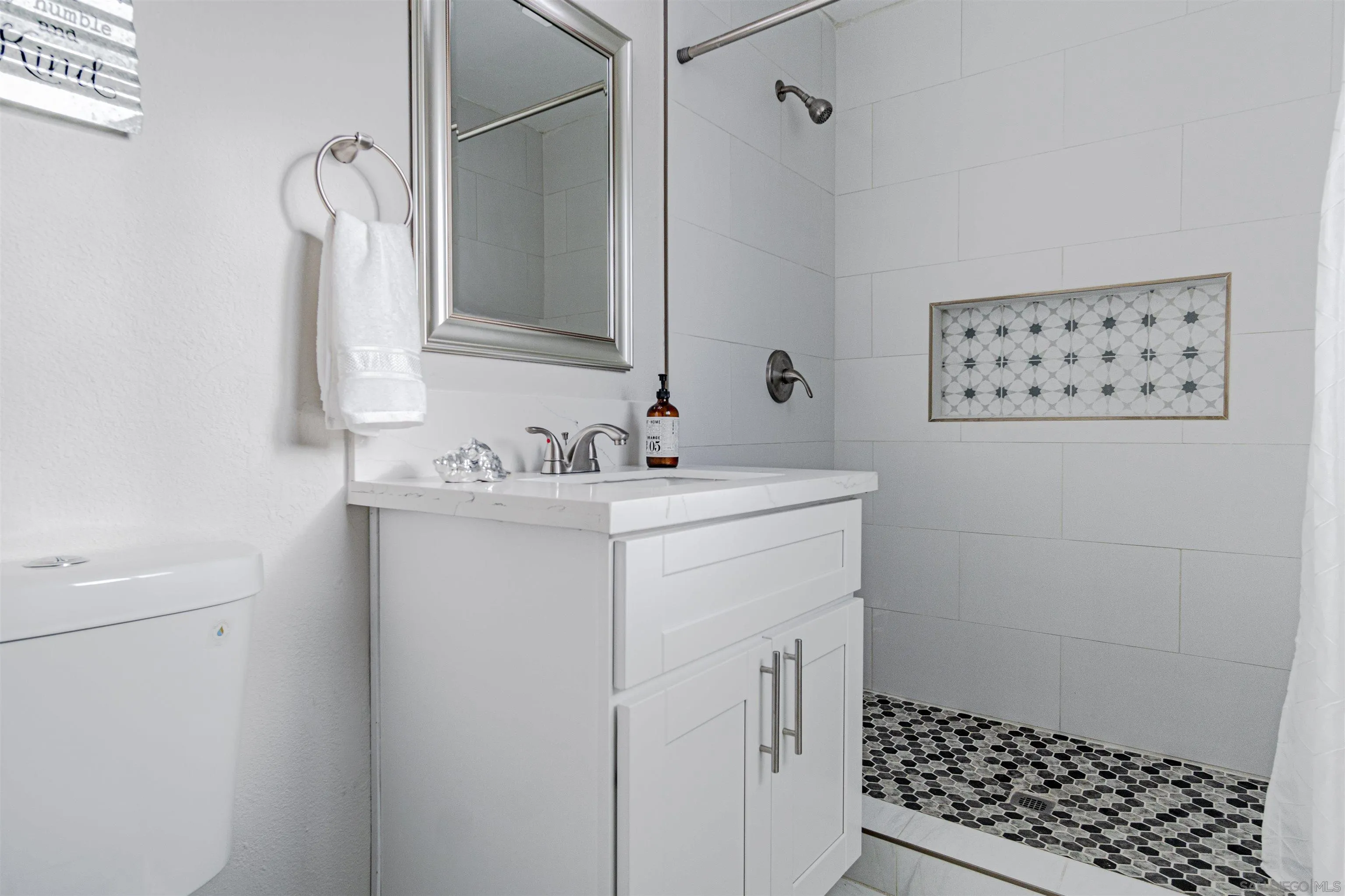https://cdn.realtyfeed.com/cdn/127/220027936/46a5ddc302cd421b92036b1c054179a6.webp