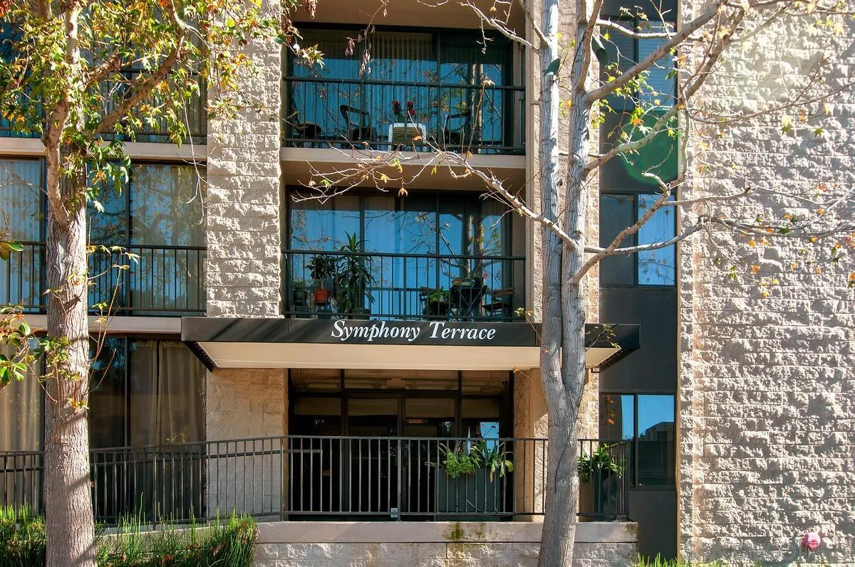 https://cdn.realtyfeed.com/cdn/127/220027939/1681a9d98972ec4814cd26bac7d645ad.webp