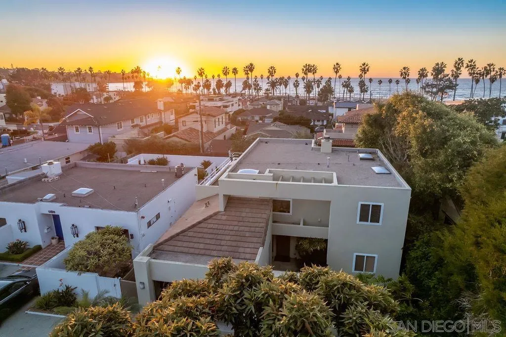 https://cdn.realtyfeed.com/cdn/127/220027975/543d6ea5abe34c9de2d0ec57842bd890.webp