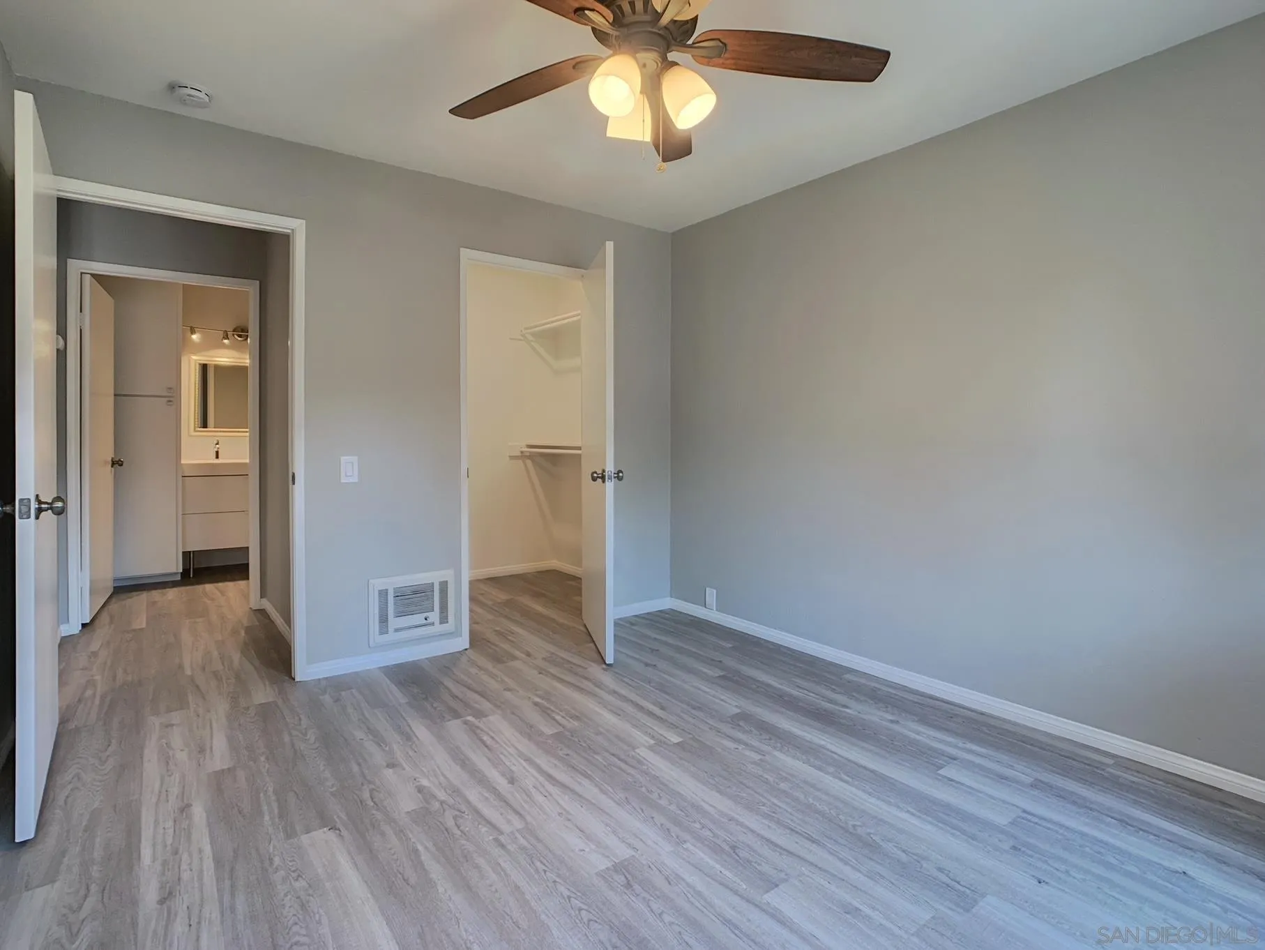 https://cdn.realtyfeed.com/cdn/127/220028132/32e66eeaf25e9768380b1b39585f155f.webp