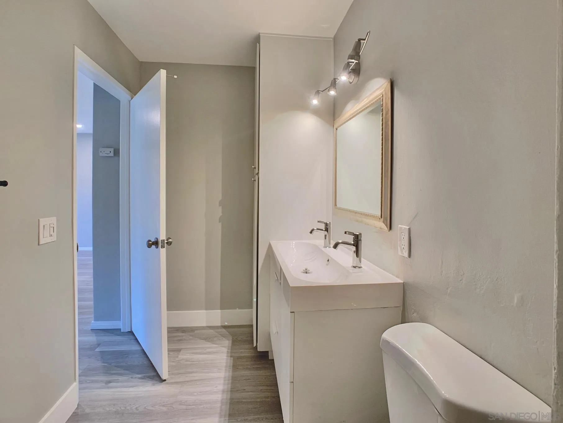 https://cdn.realtyfeed.com/cdn/127/220028132/771c7aa723026fed081611867e18a5be.webp