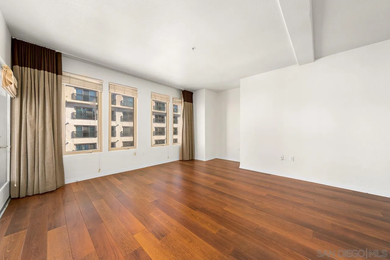 https://cdn.realtyfeed.com/cdn/127/220028276/24453f4156fb78a199a40fffadf6294d.webp