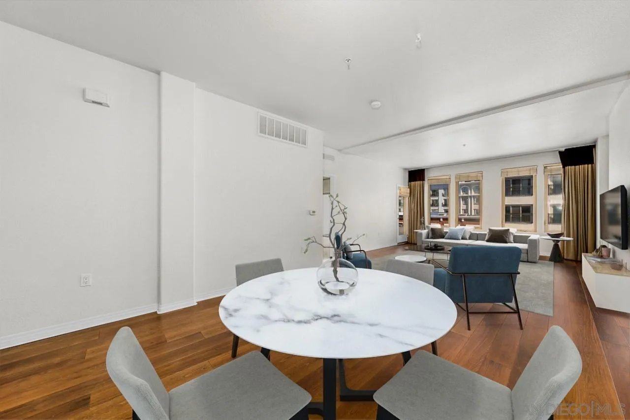 https://cdn.realtyfeed.com/cdn/127/220028276/4030b7b0196ac3c0b03833cafb3e099f.webp
