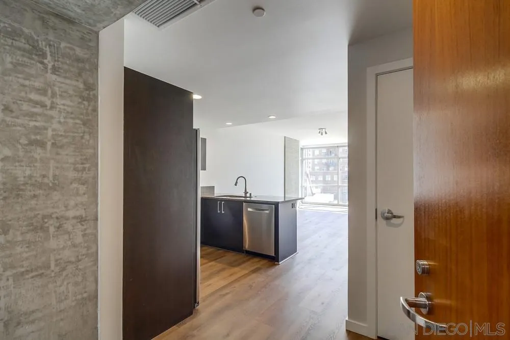 https://cdn.realtyfeed.com/cdn/127/220028367/1e3f79492411b2485611c163688b8f03.webp