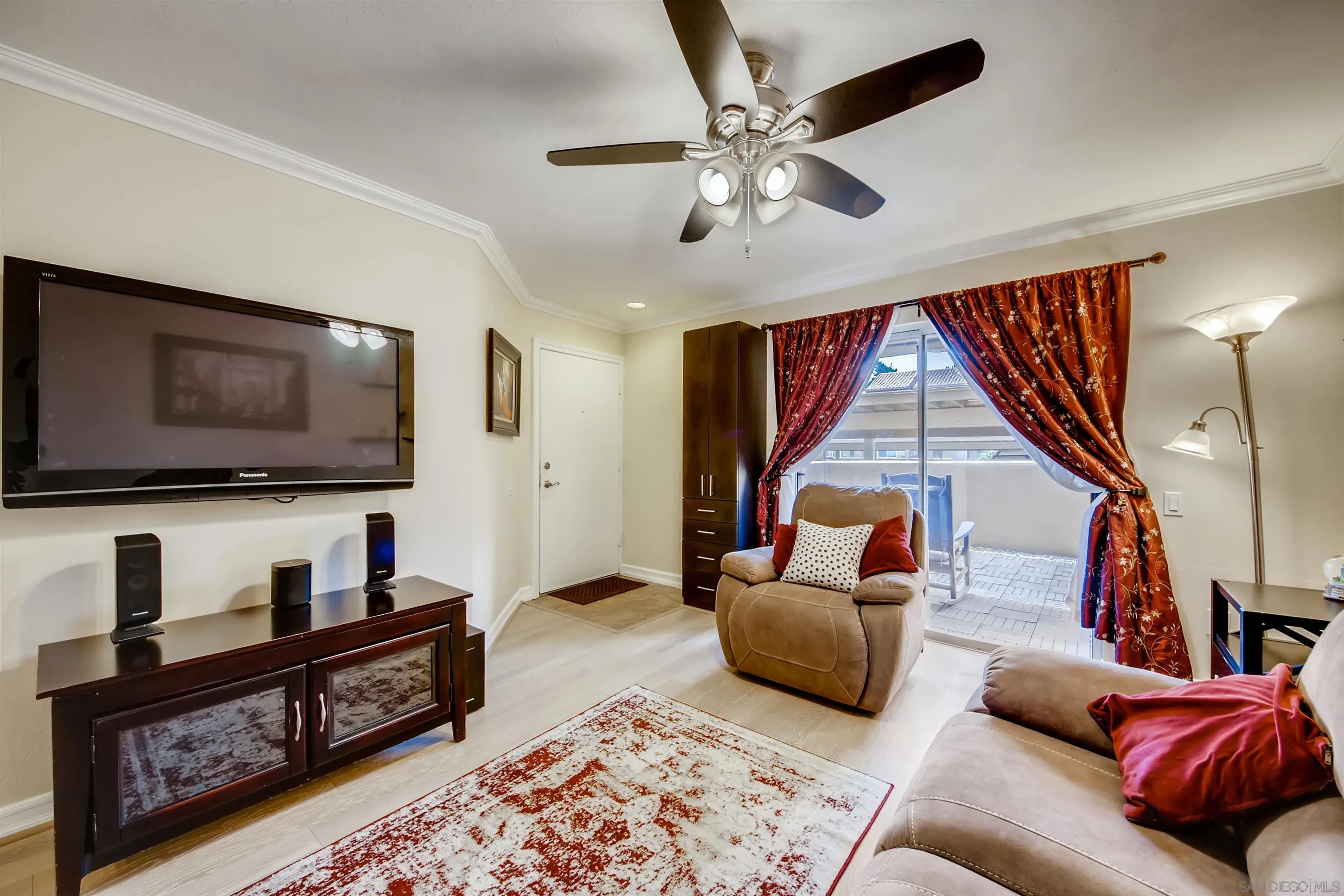 https://cdn.realtyfeed.com/cdn/127/220028464/26421eec8b69c4fbac62bb7d322fa555.webp
