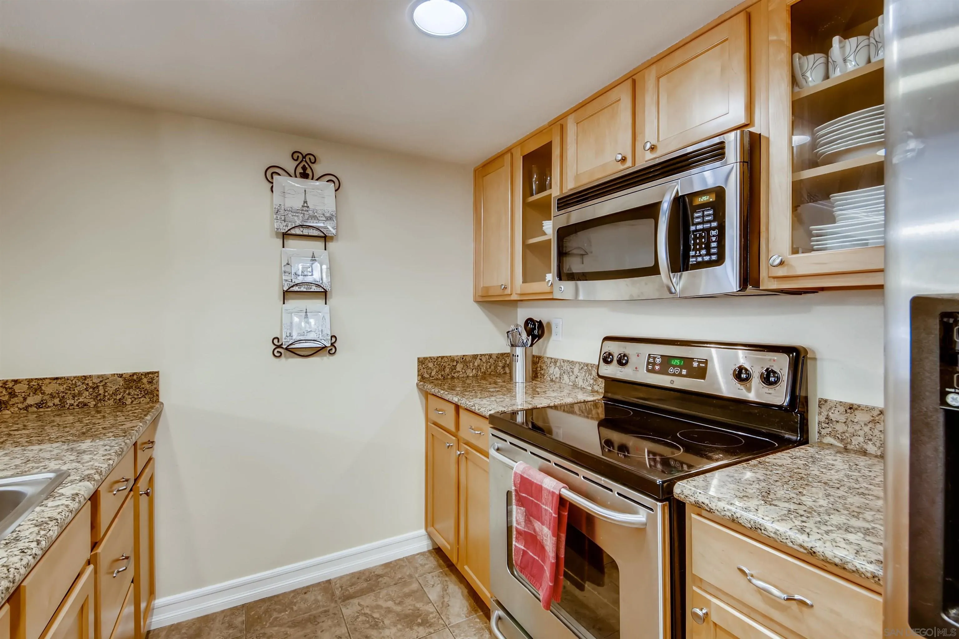 https://cdn.realtyfeed.com/cdn/127/220028464/683db63693669f6b36d7f7ca2ed259bb.webp