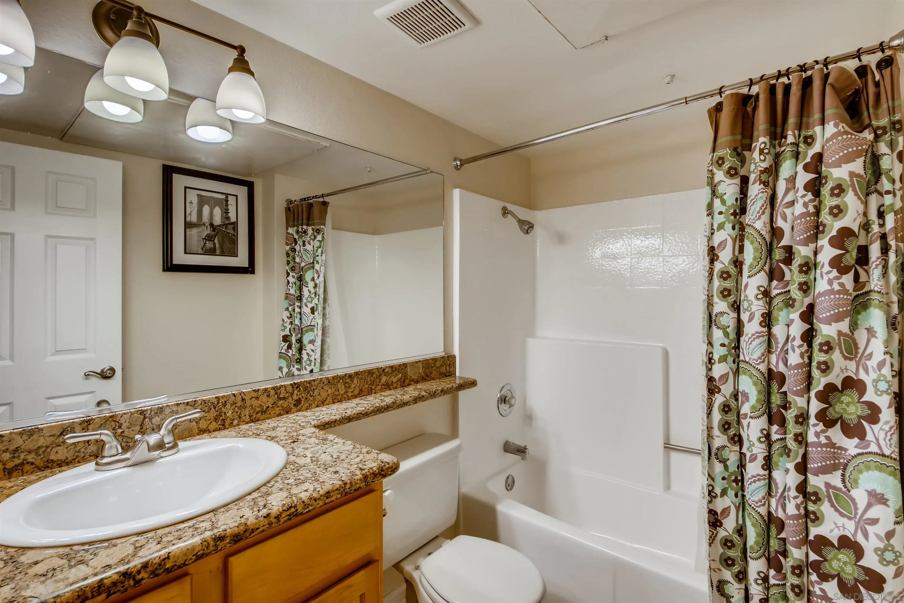 https://cdn.realtyfeed.com/cdn/127/220028464/fd82f52a74f523fe3fa73b48314ba706.webp