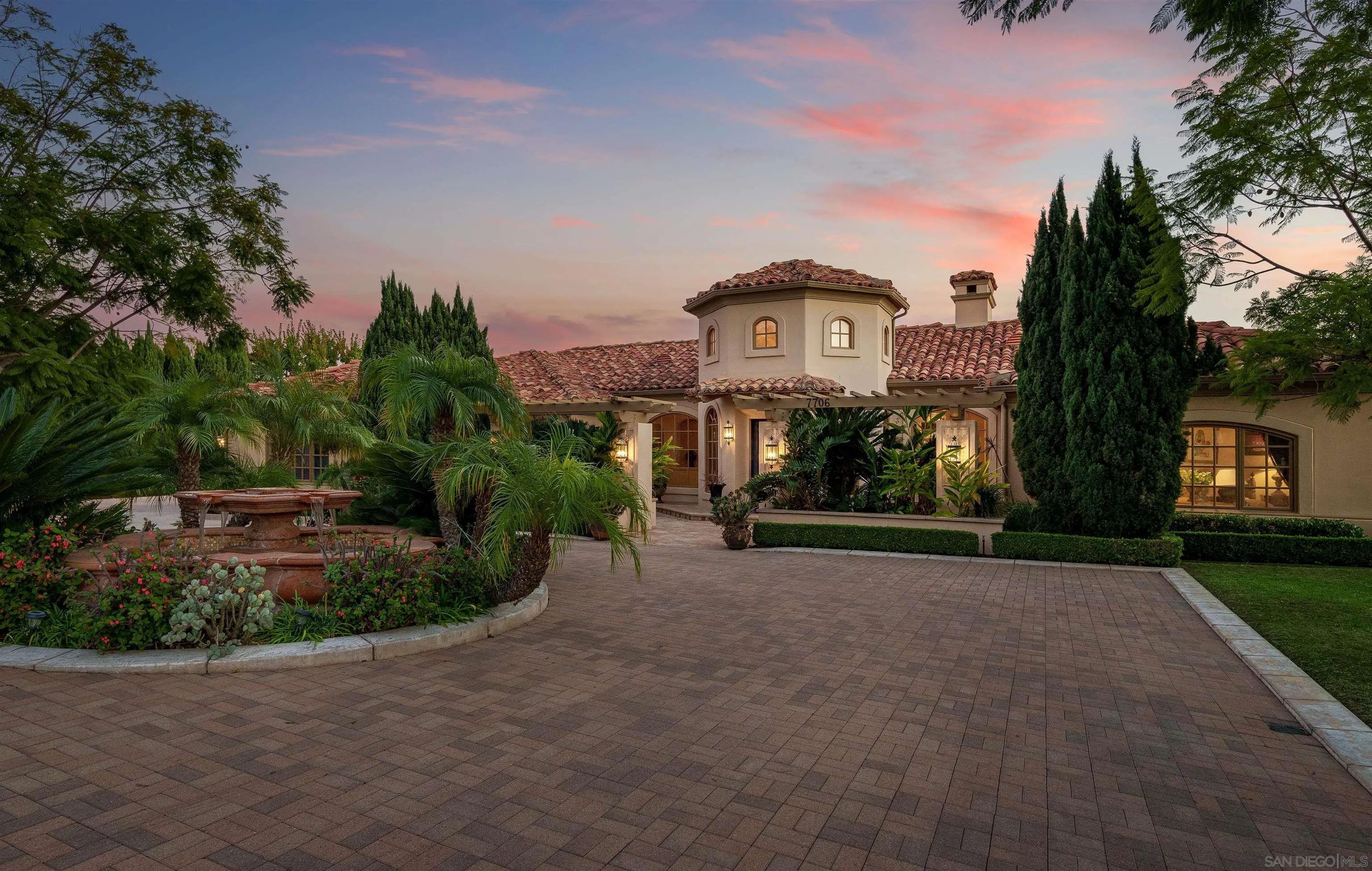 https://cdn.realtyfeed.com/cdn/127/220028473/a7d977c7d6404f37a939350db878626e.webp