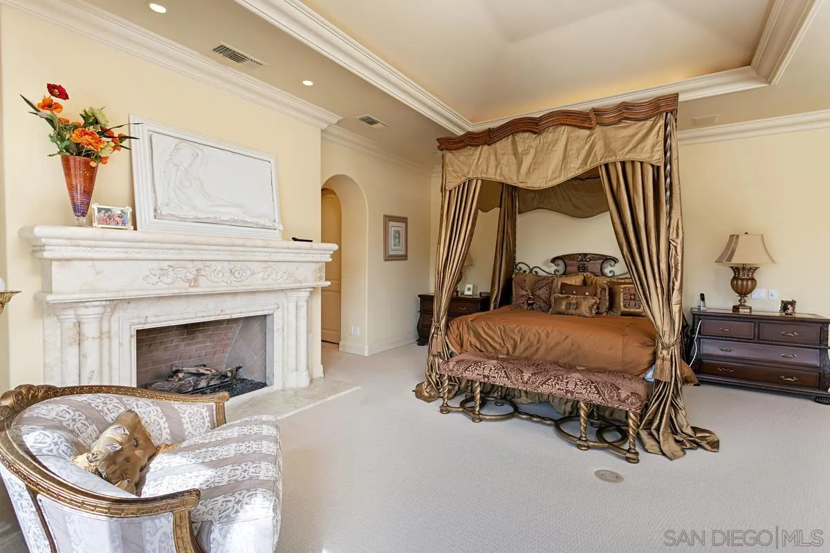 https://cdn.realtyfeed.com/cdn/127/220028473/ba7be5034723335749fc207e6e826154.webp