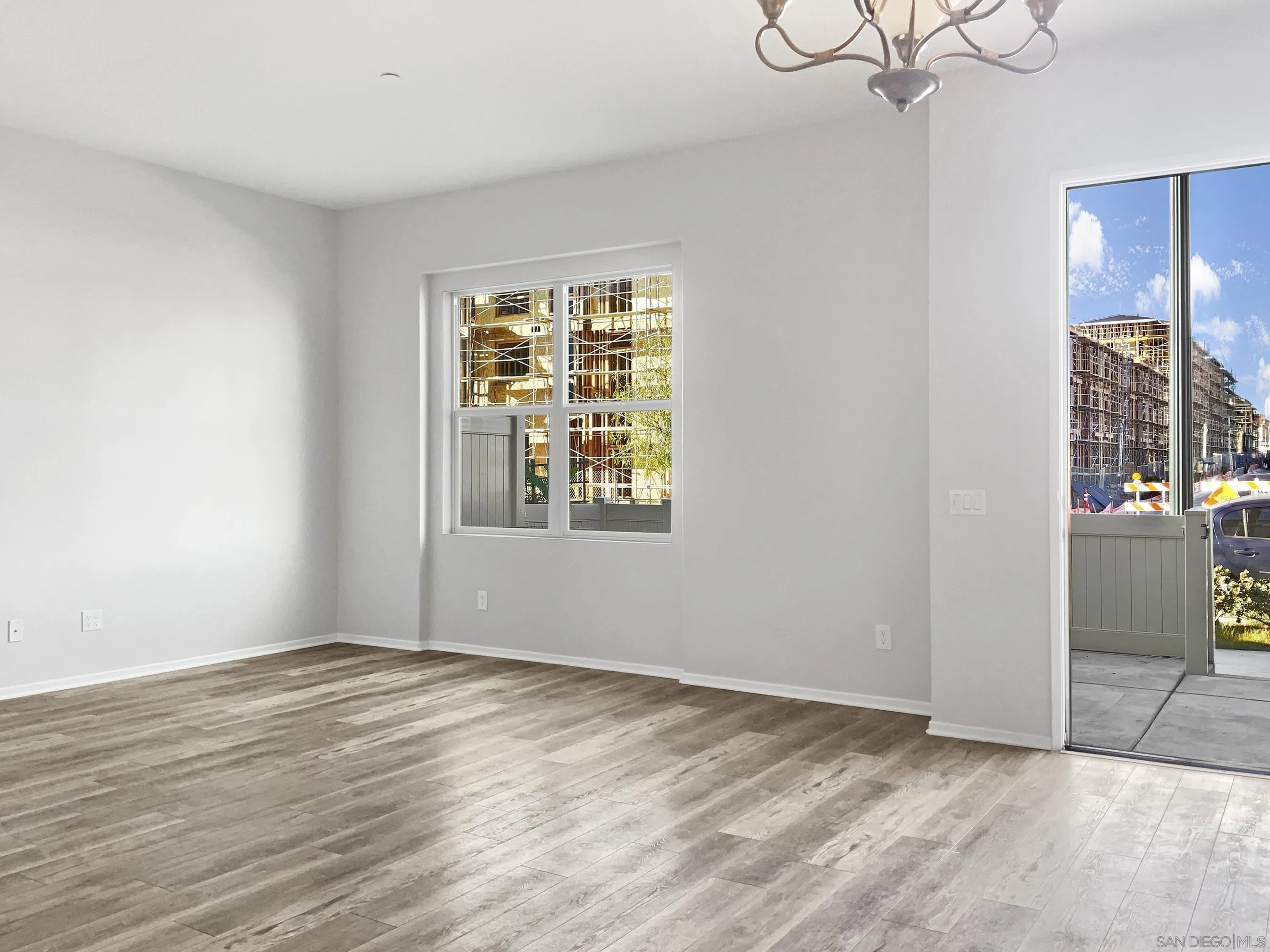 Photo #5: 220028527 Listing 