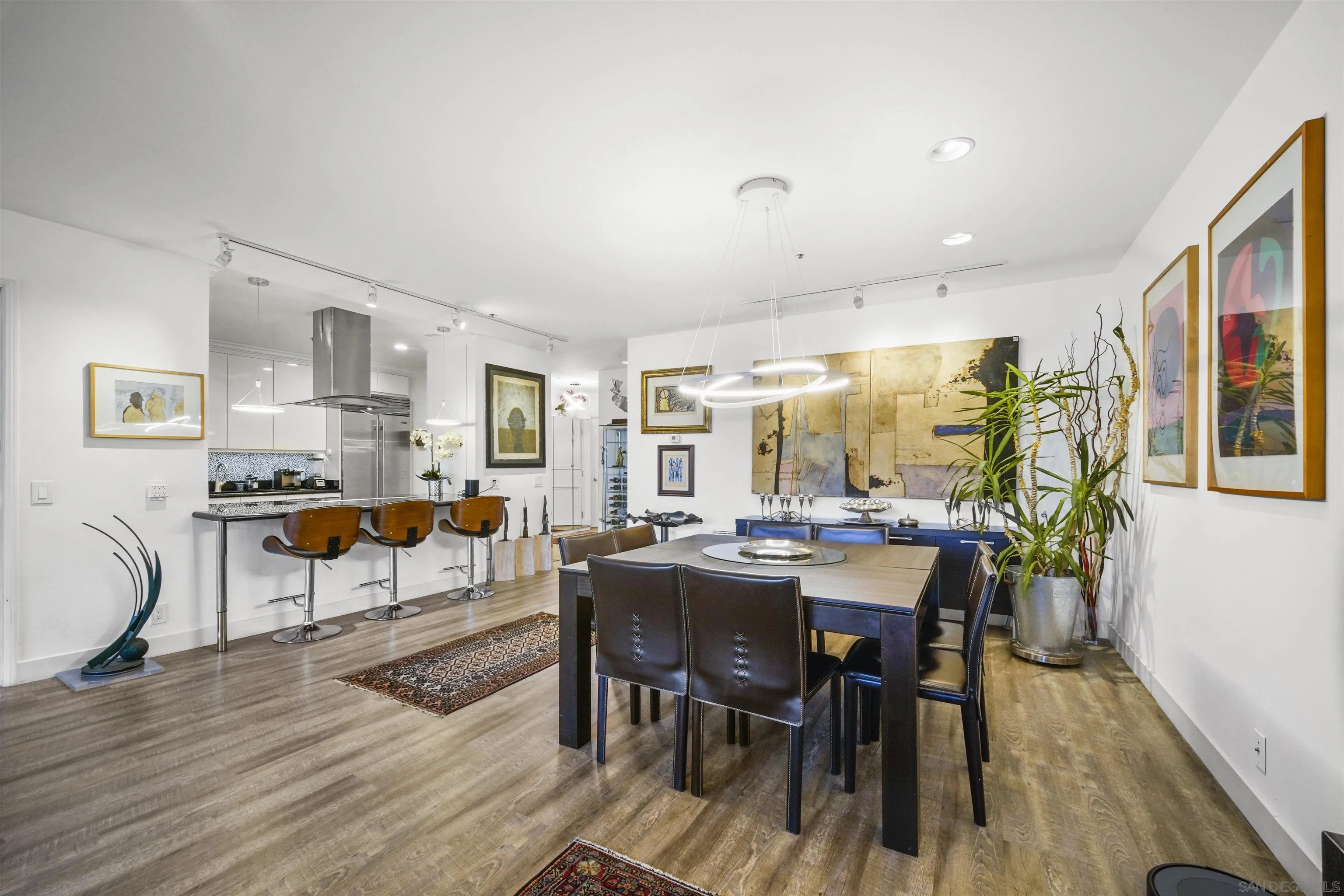 https://cdn.realtyfeed.com/cdn/127/220028665/09058385cbc9c84615bb53d8d40f54a8.webp
