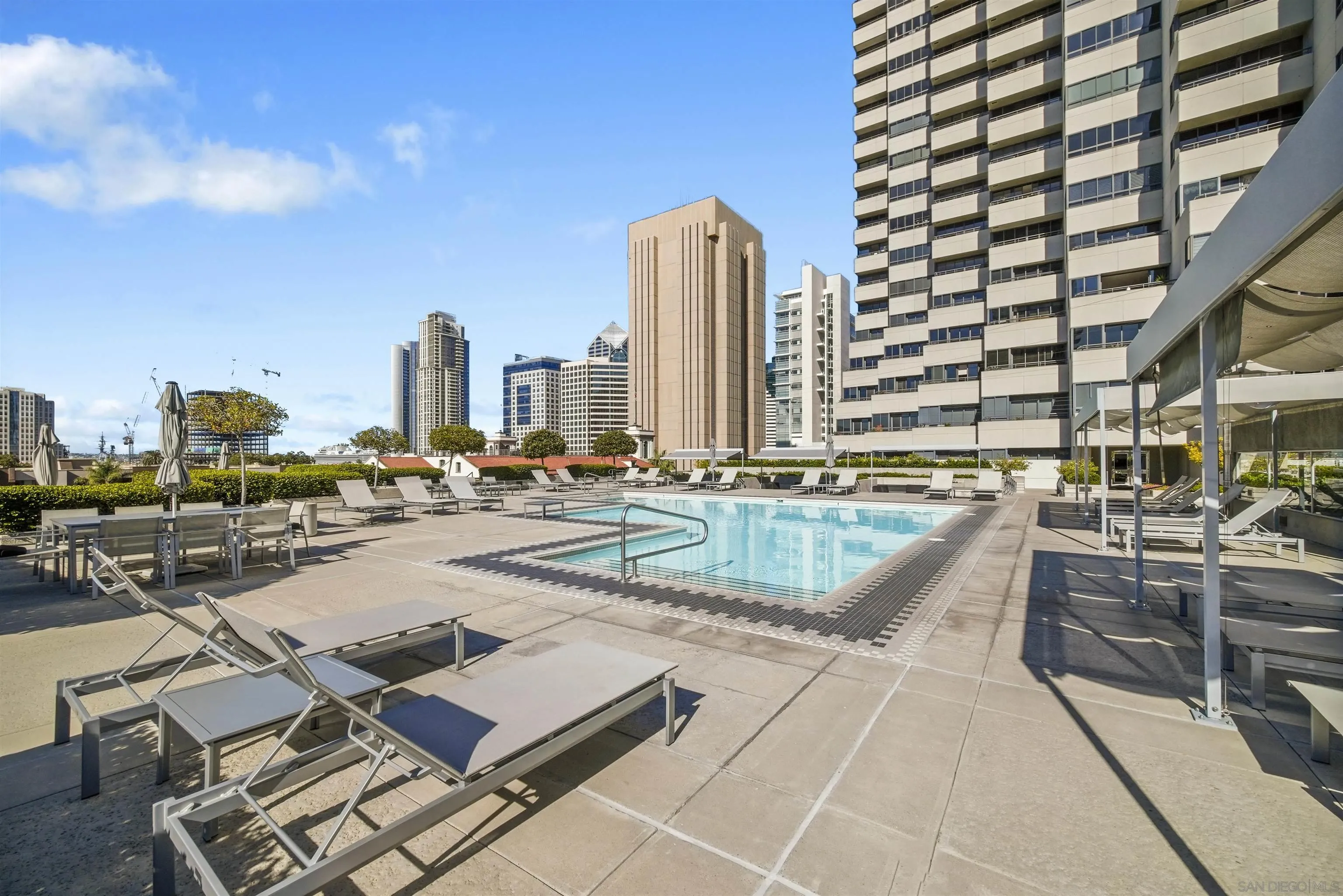 https://cdn.realtyfeed.com/cdn/127/220028665/5a9096ea3c3d5164c1709fb891e7871d.webp