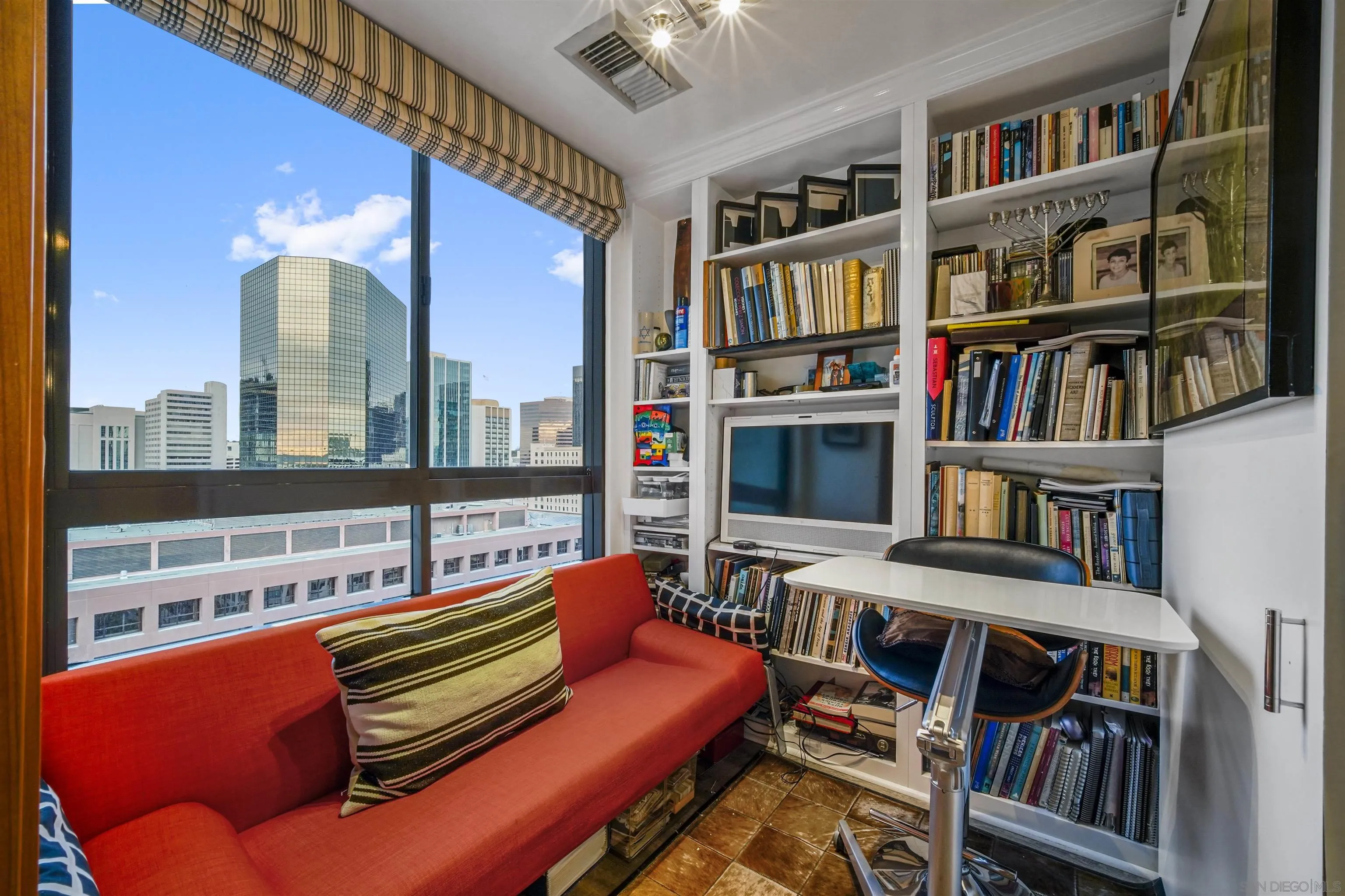 https://cdn.realtyfeed.com/cdn/127/220028665/75cdcd759dea7c79ecbe8984cba22336.webp