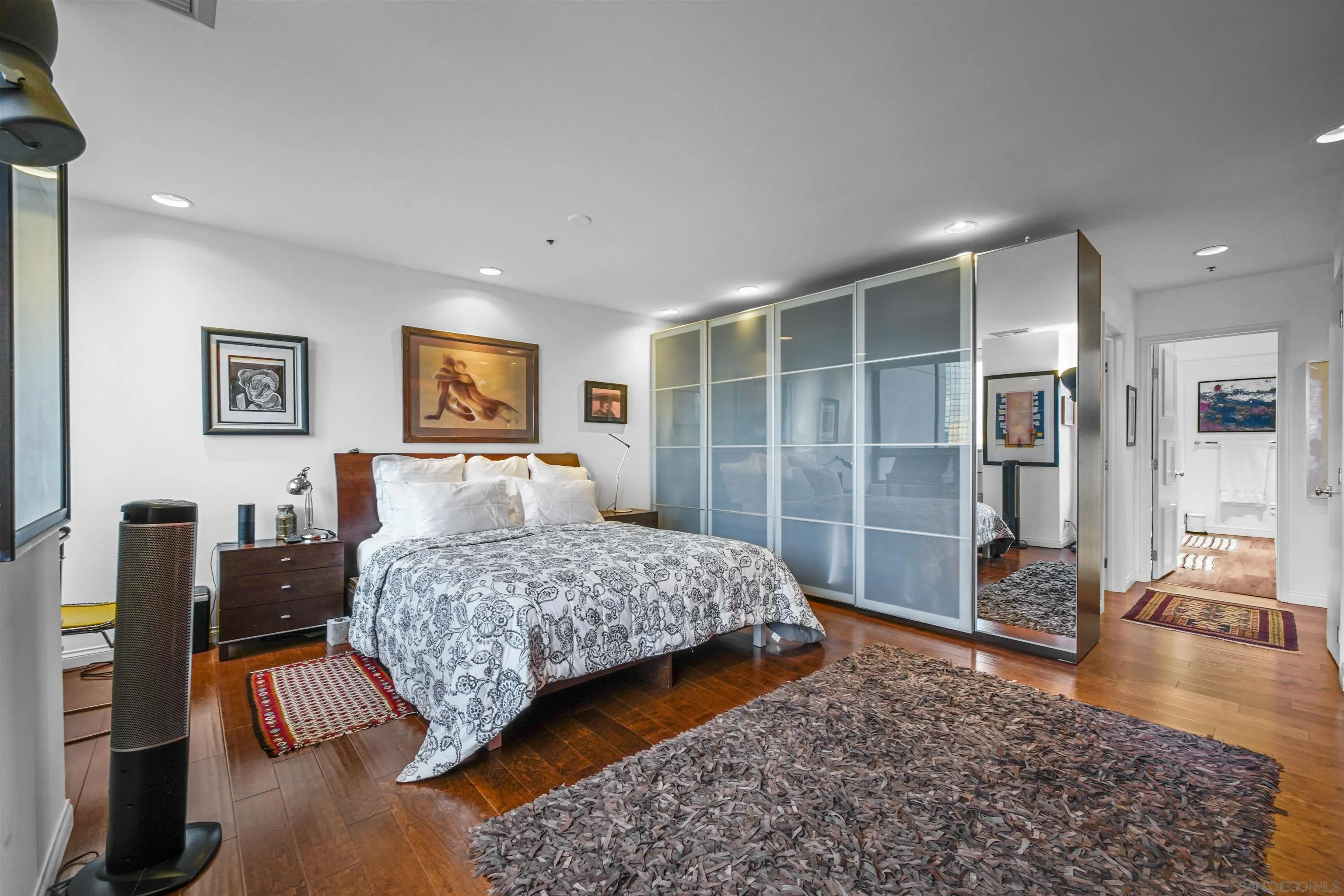 https://cdn.realtyfeed.com/cdn/127/220028665/bbabd48352c57e98bbbdd7a02006c25b.webp