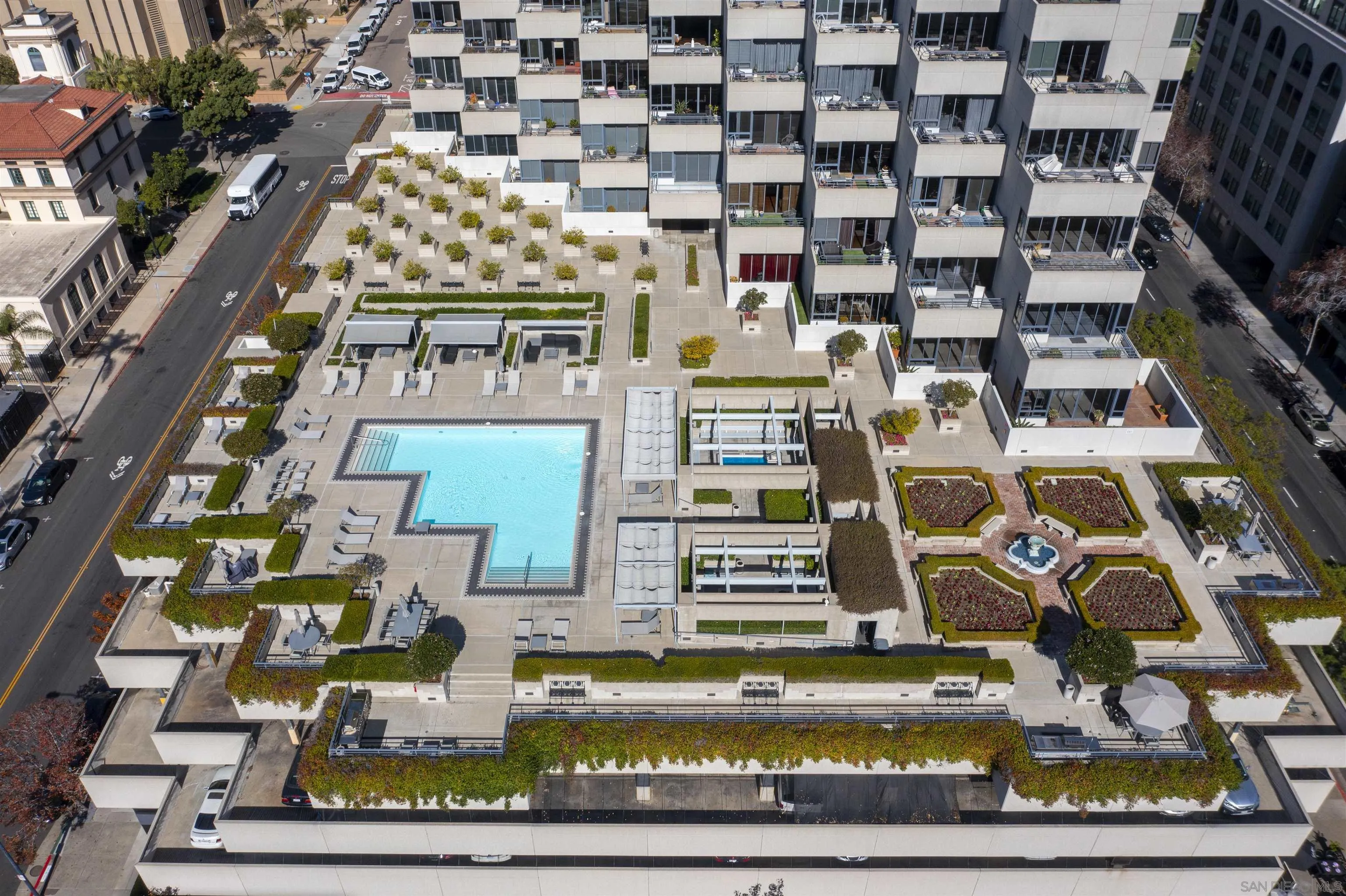 https://cdn.realtyfeed.com/cdn/127/220028665/f0388388ff1476569cb23cda12dba668.webp