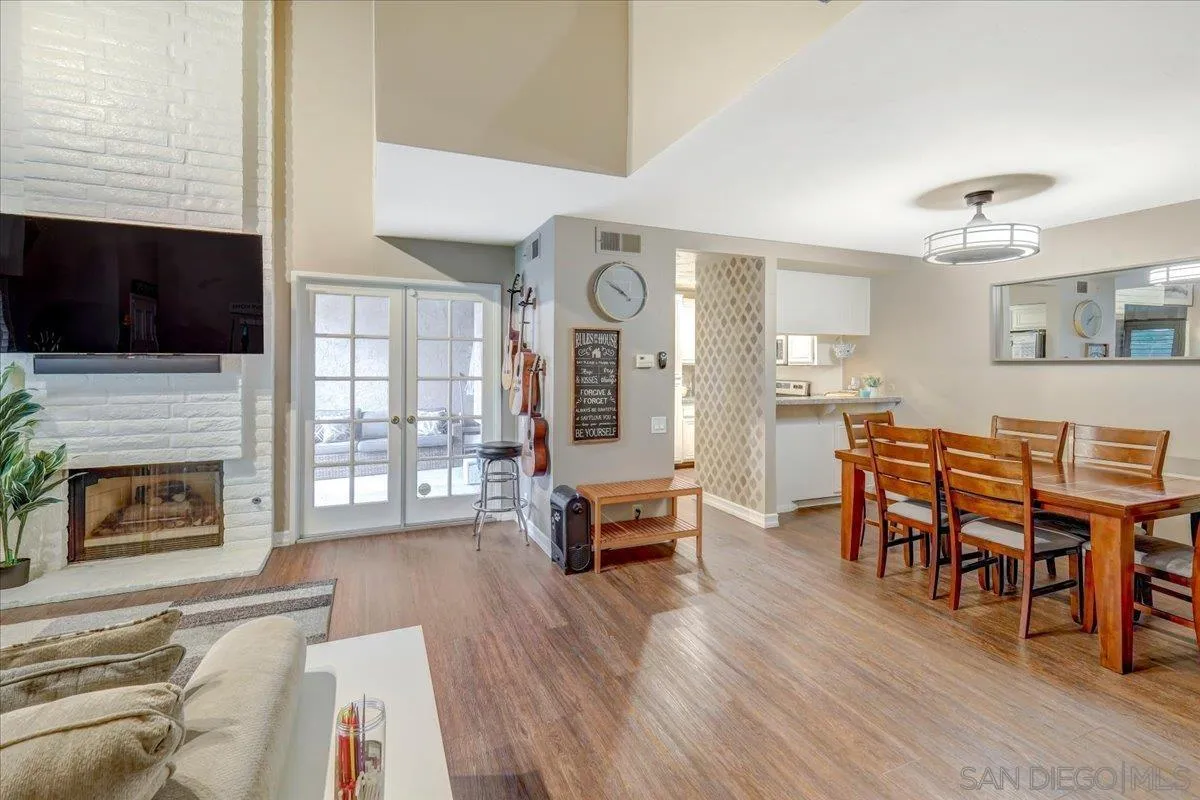 Photo #5: 230000112 Listing 