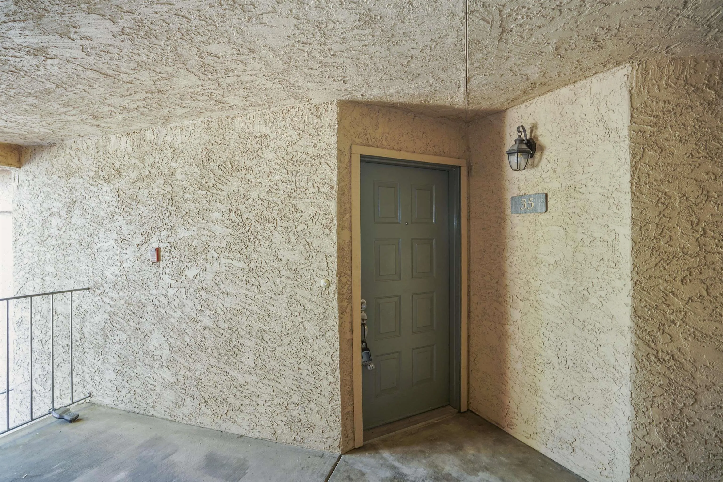 Photo #2: 230000350 Listing 