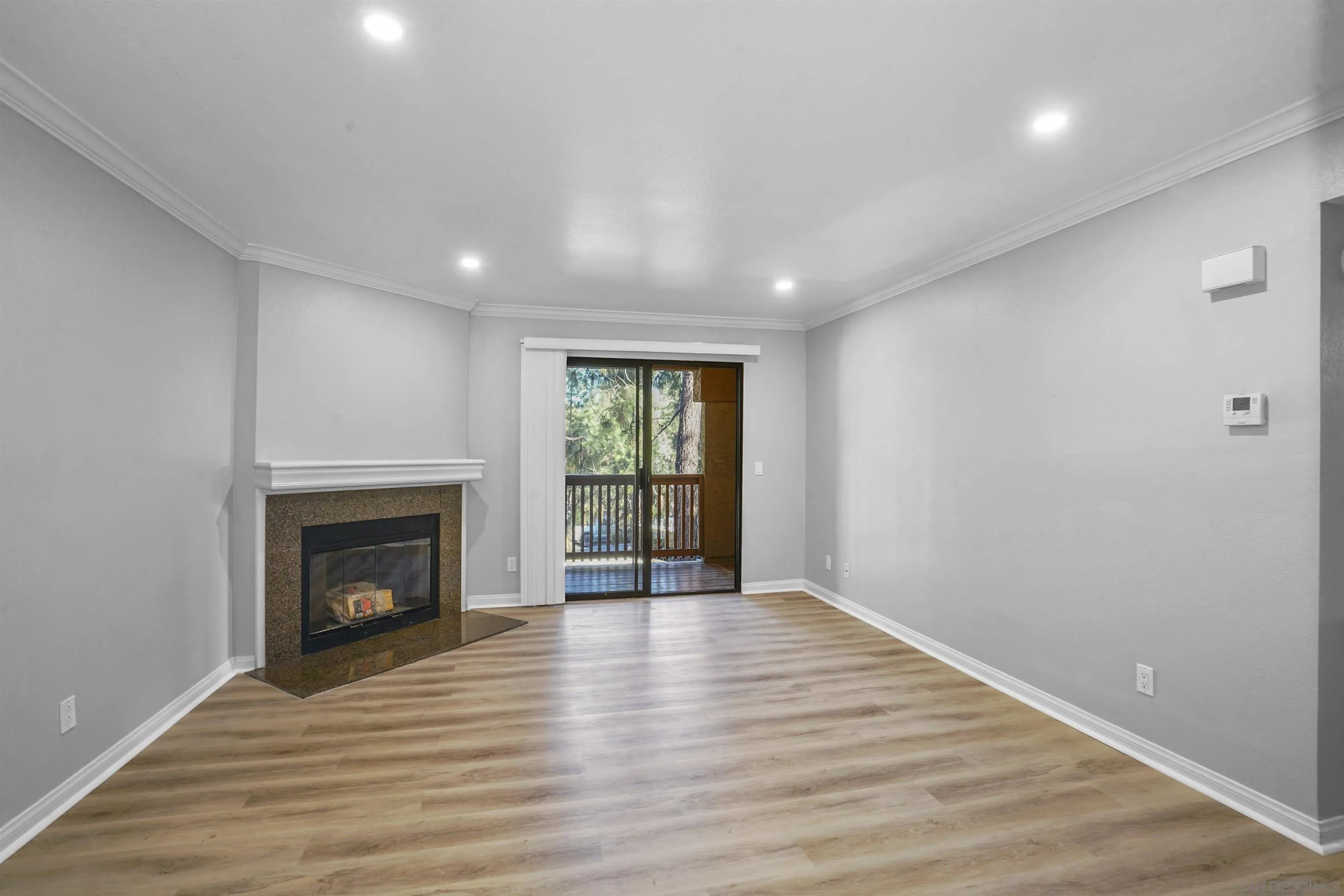 Photo #4: 230000350 Listing 