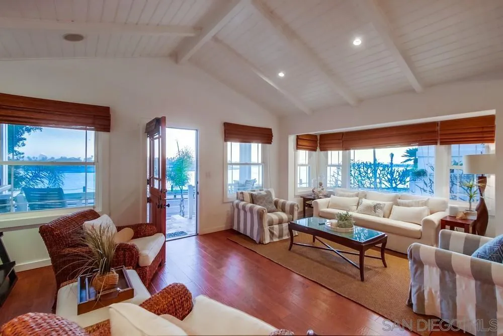 https://cdn.realtyfeed.com/cdn/127/230000594/fa0f1bdce8234f0fa8512453109fc09b.webp